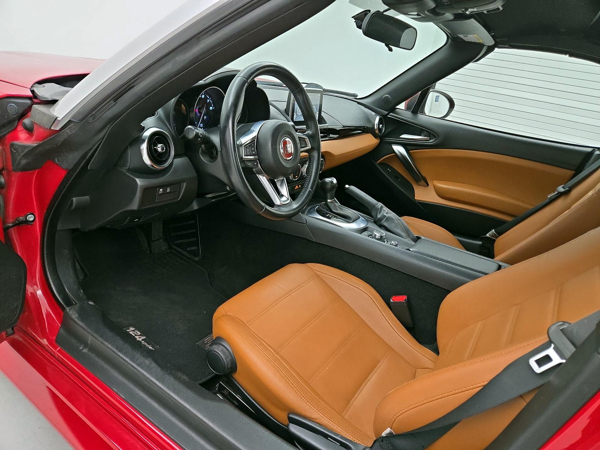 Thumbnail: 2017 Fiat 124 Spider - 11