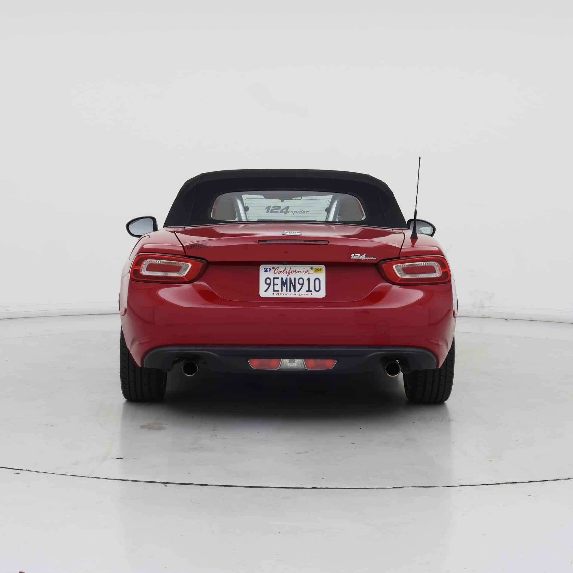 Thumbnail: 2017 Fiat 124 Spider - 6
