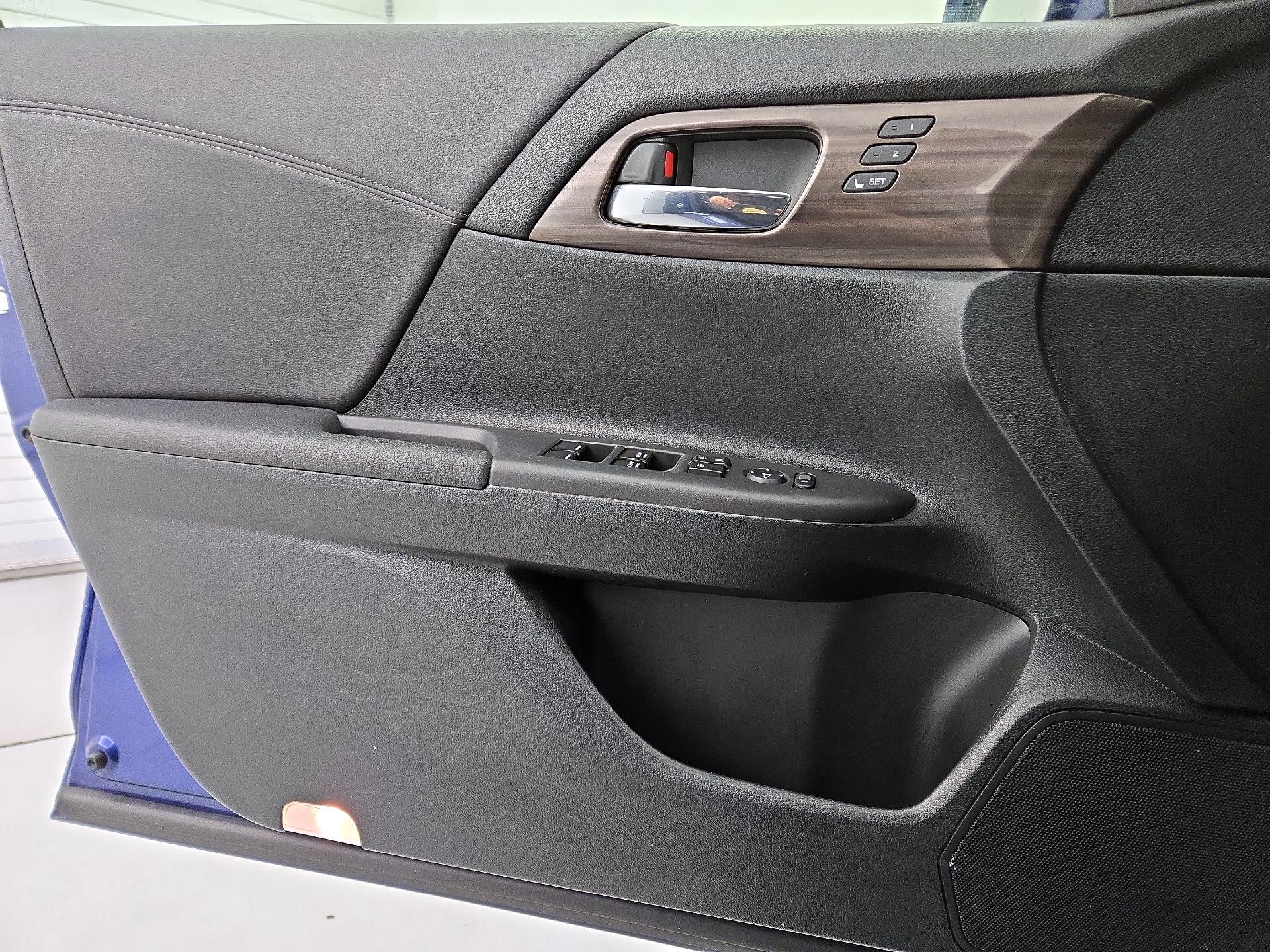 Thumbnail: 2017 Honda Accord - 12