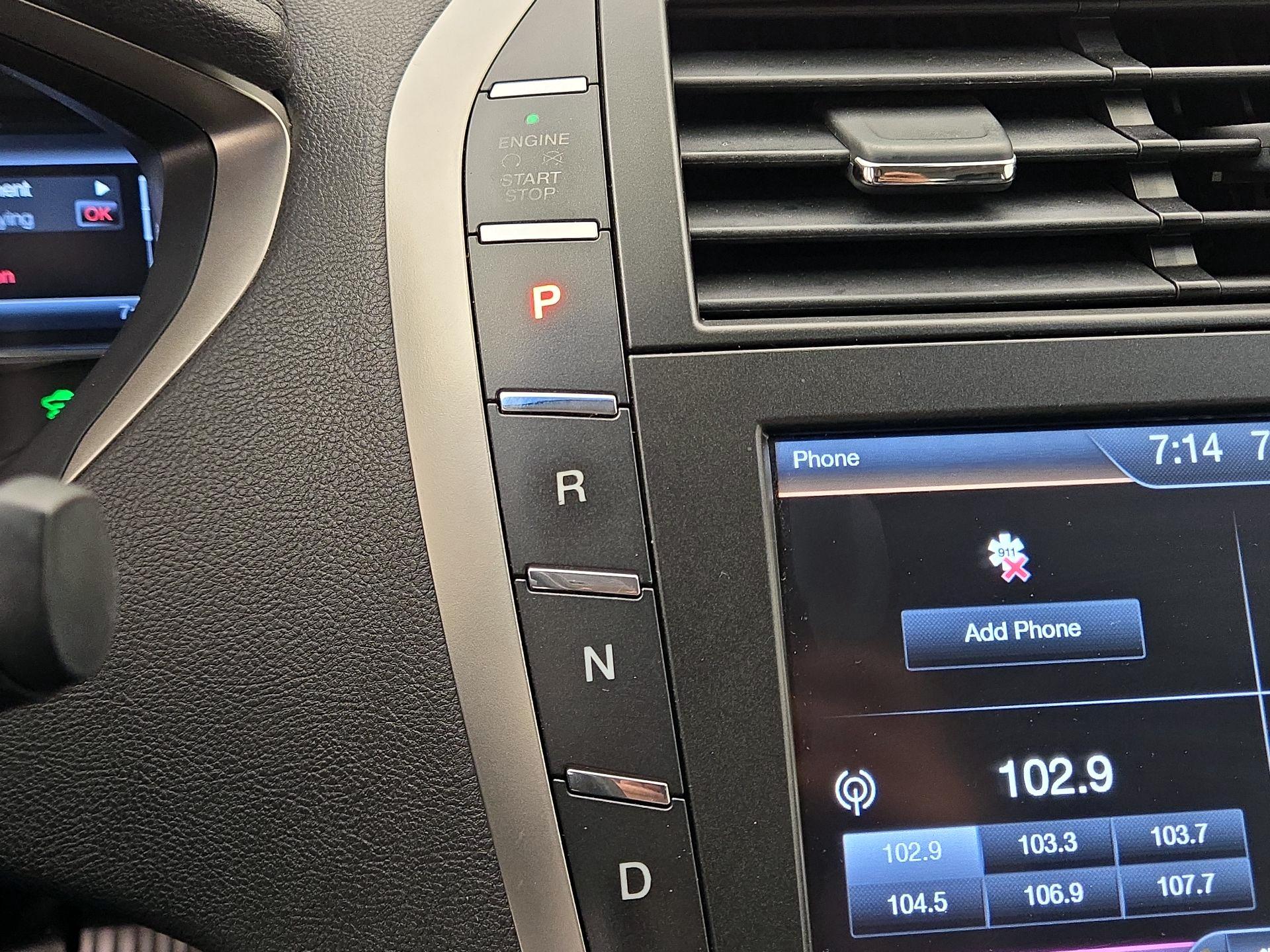 Thumbnail: 2014 Lincoln MKZ - 17