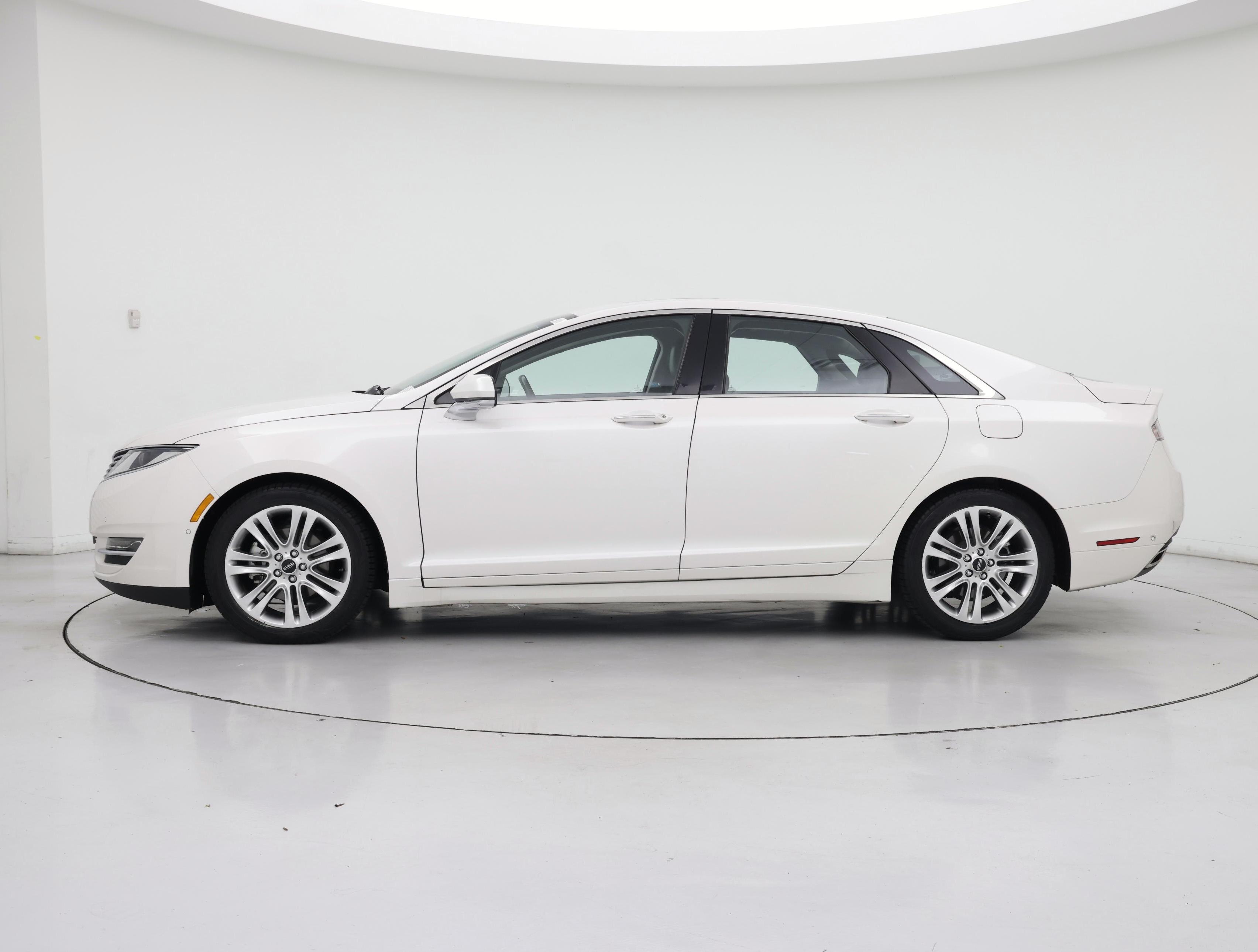 Thumbnail: 2014 Lincoln MKZ - 3