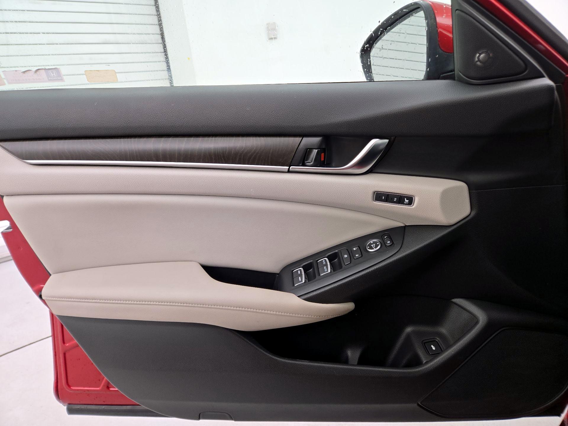 Thumbnail: 2018 Honda Accord - 12