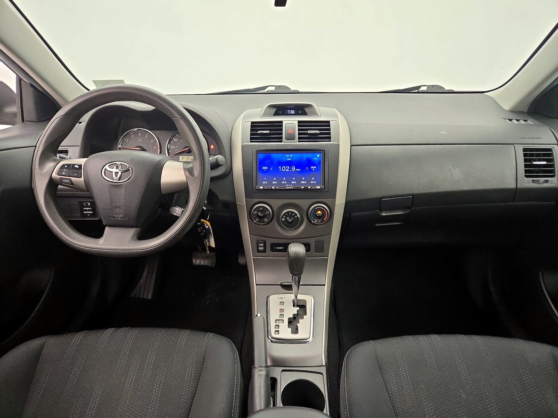 Thumbnail: 2013 Toyota Corolla - 9