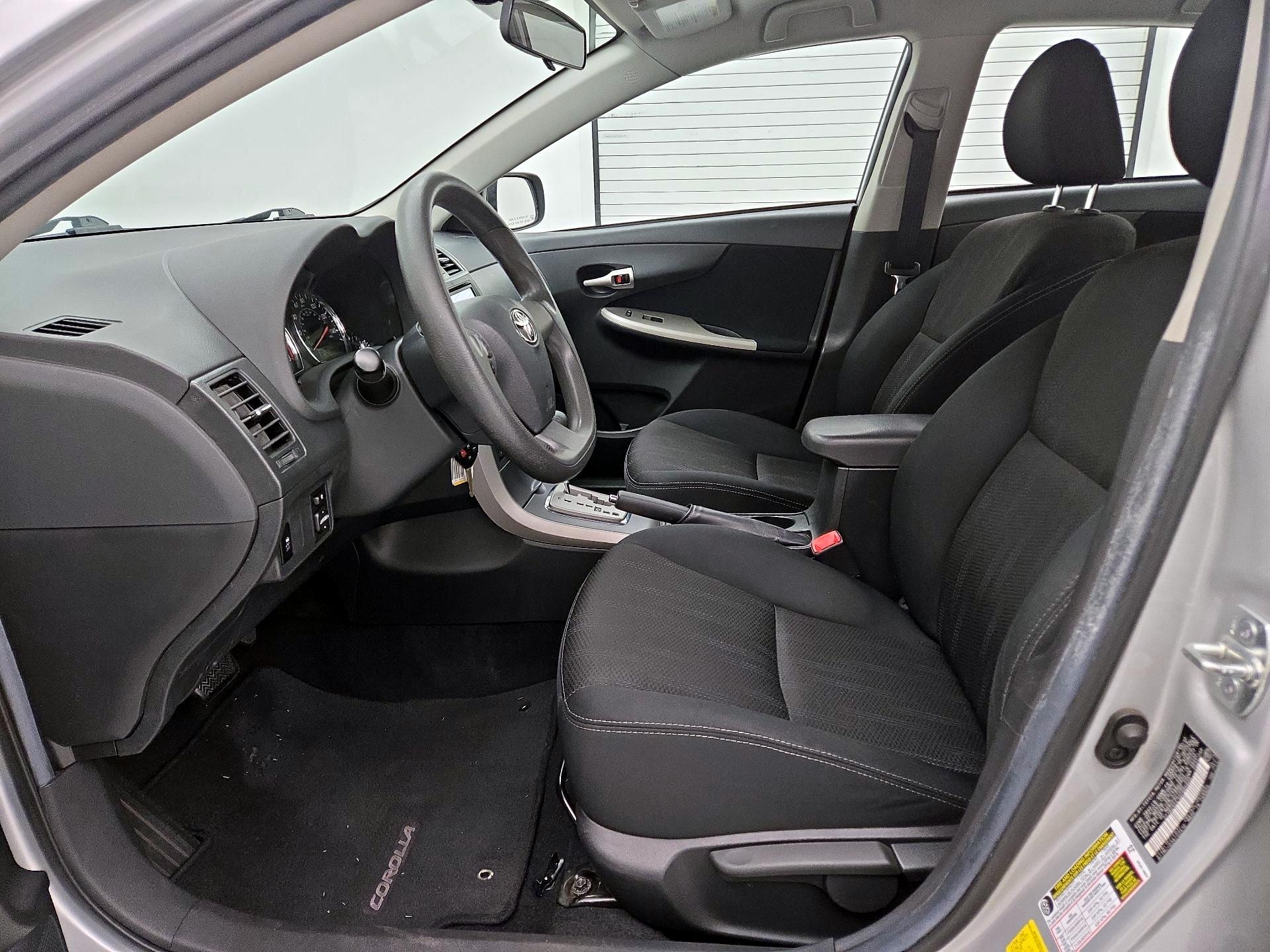 Thumbnail: 2013 Toyota Corolla - 11