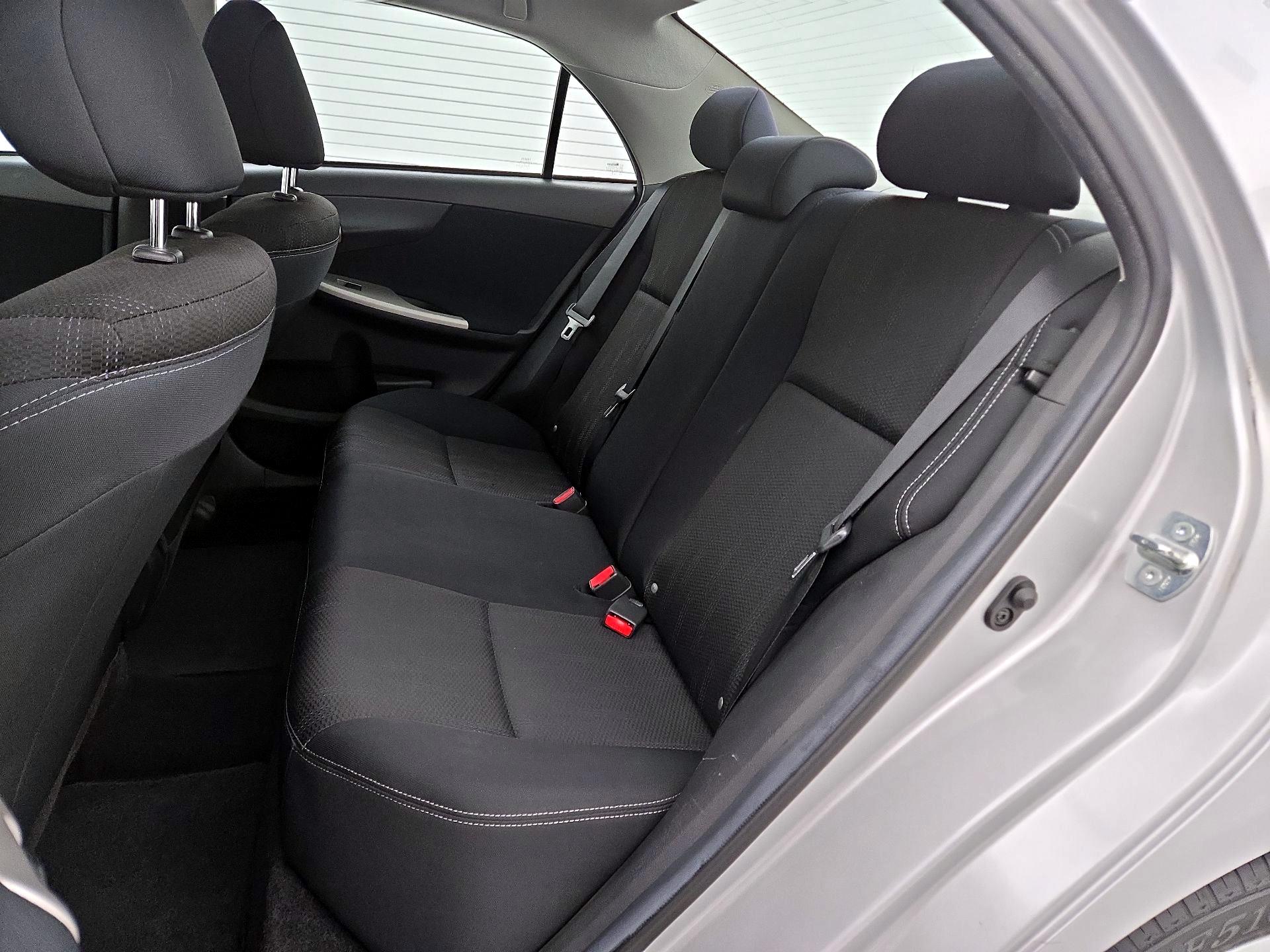 Thumbnail: 2013 Toyota Corolla - 18