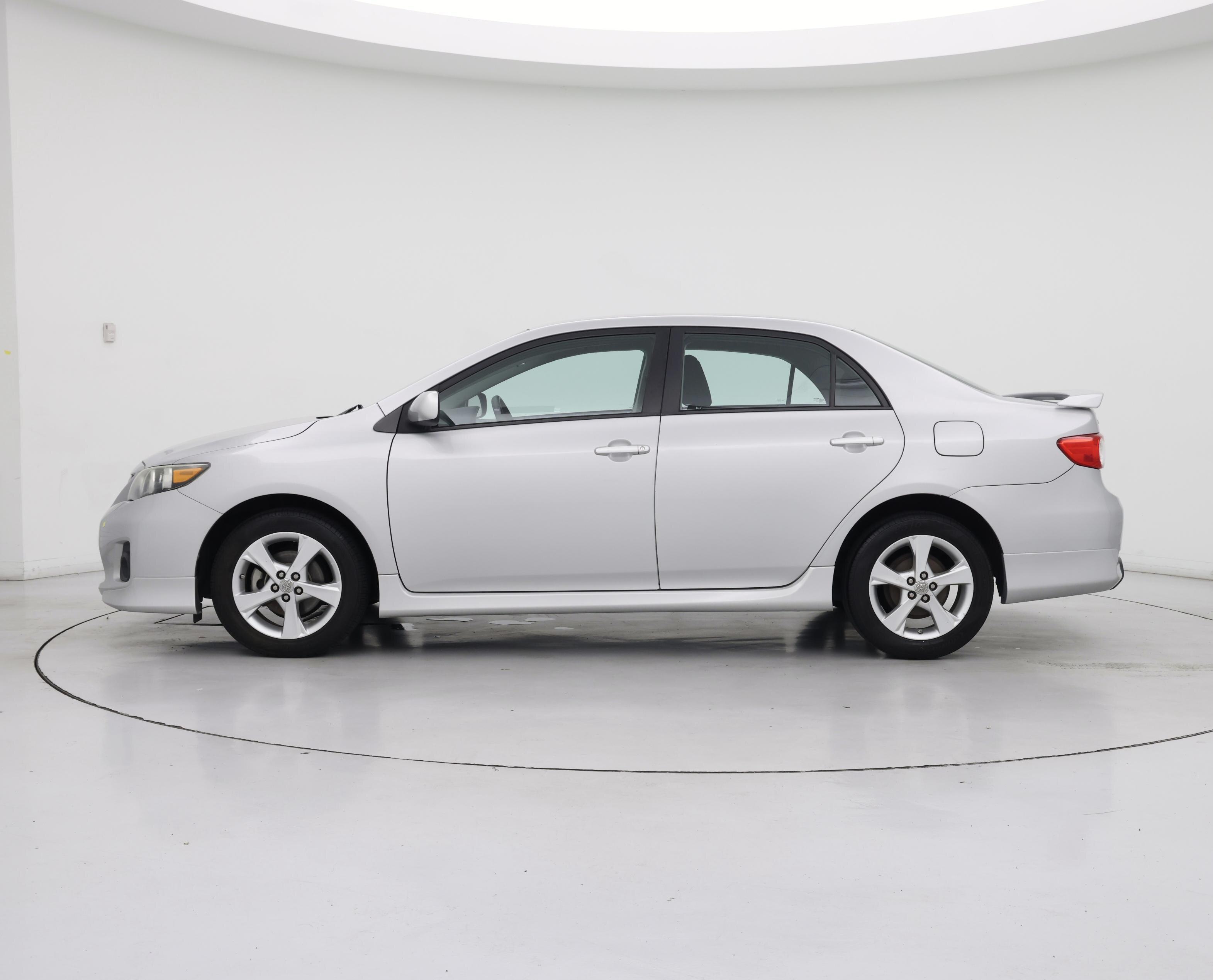 Thumbnail: 2013 Toyota Corolla - 3