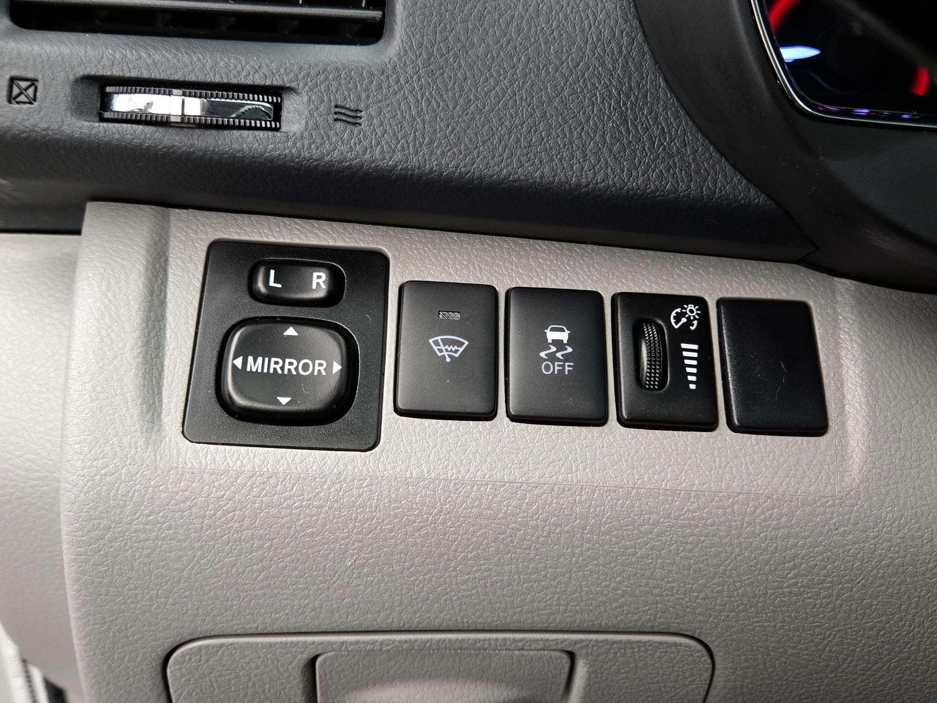 Thumbnail: 2013 Toyota Highlander - 13