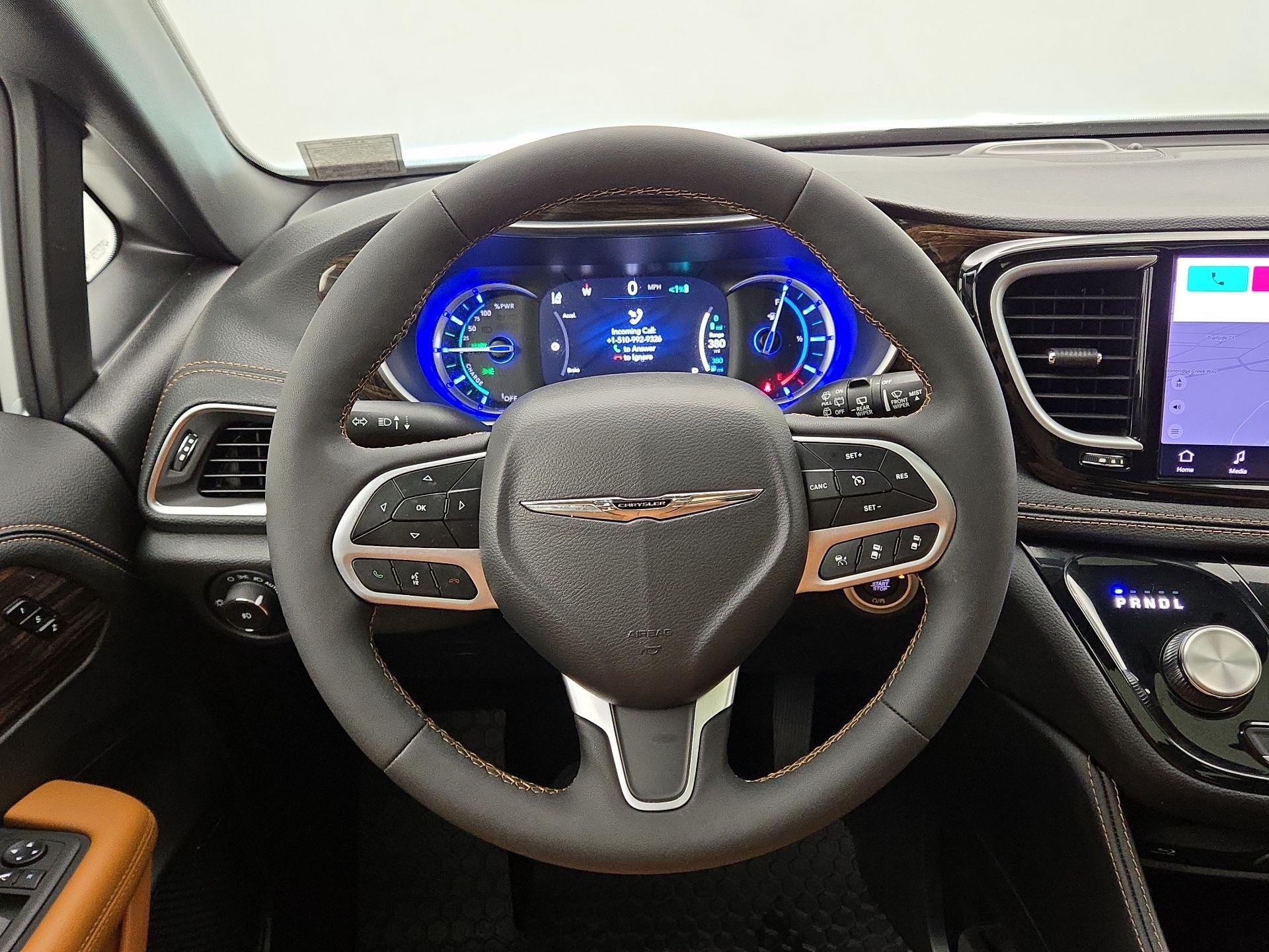 Thumbnail: 2023 Chrysler Pacifica - 10