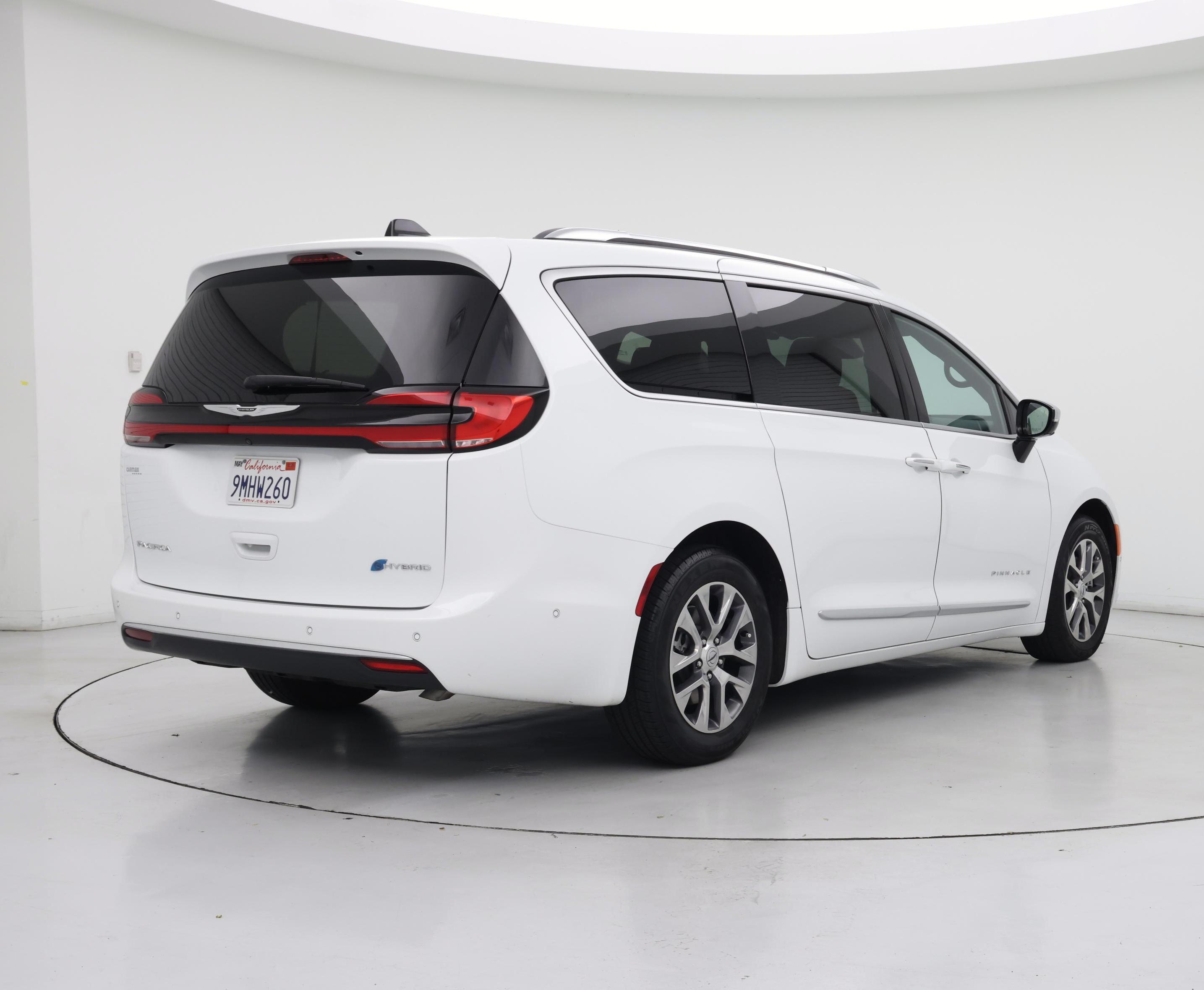 Thumbnail: 2023 Chrysler Pacifica - 8