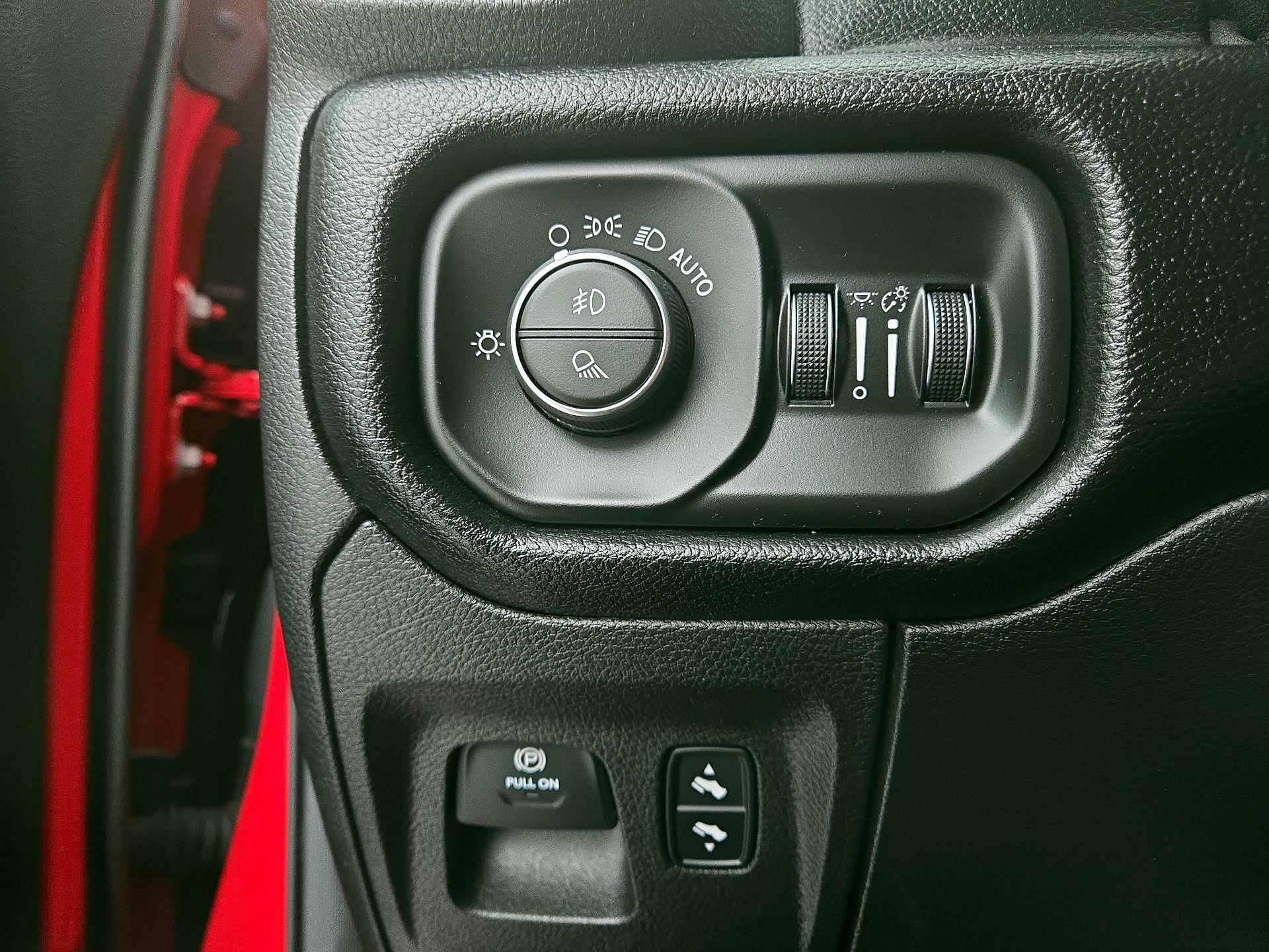 Thumbnail: 2019 RAM 1500 - 13