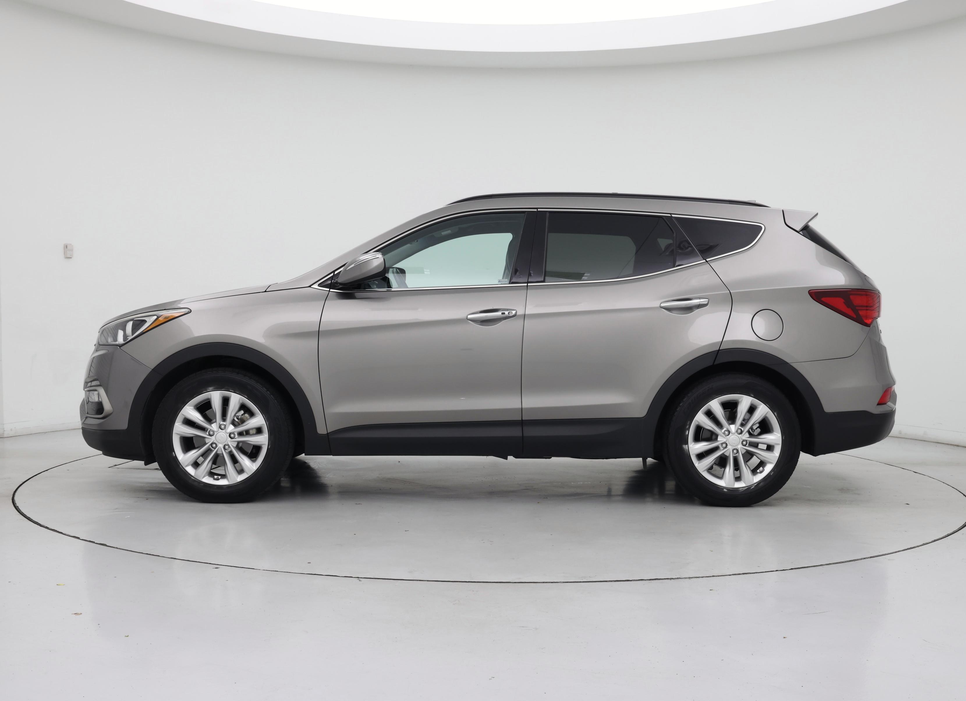 Thumbnail: 2018 Hyundai Santa Fe - 3