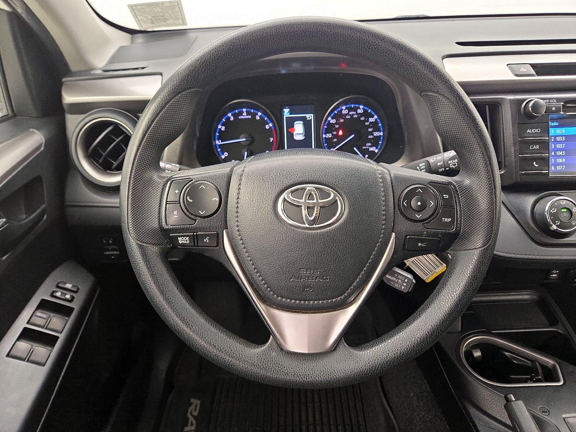 Thumbnail: 2017 Toyota RAV4 - 10