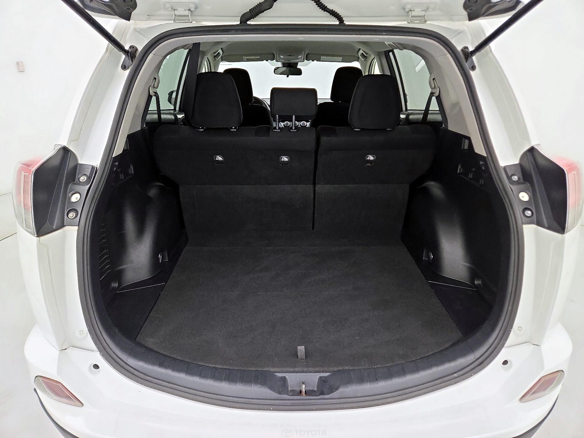Thumbnail: 2017 Toyota RAV4 - 19