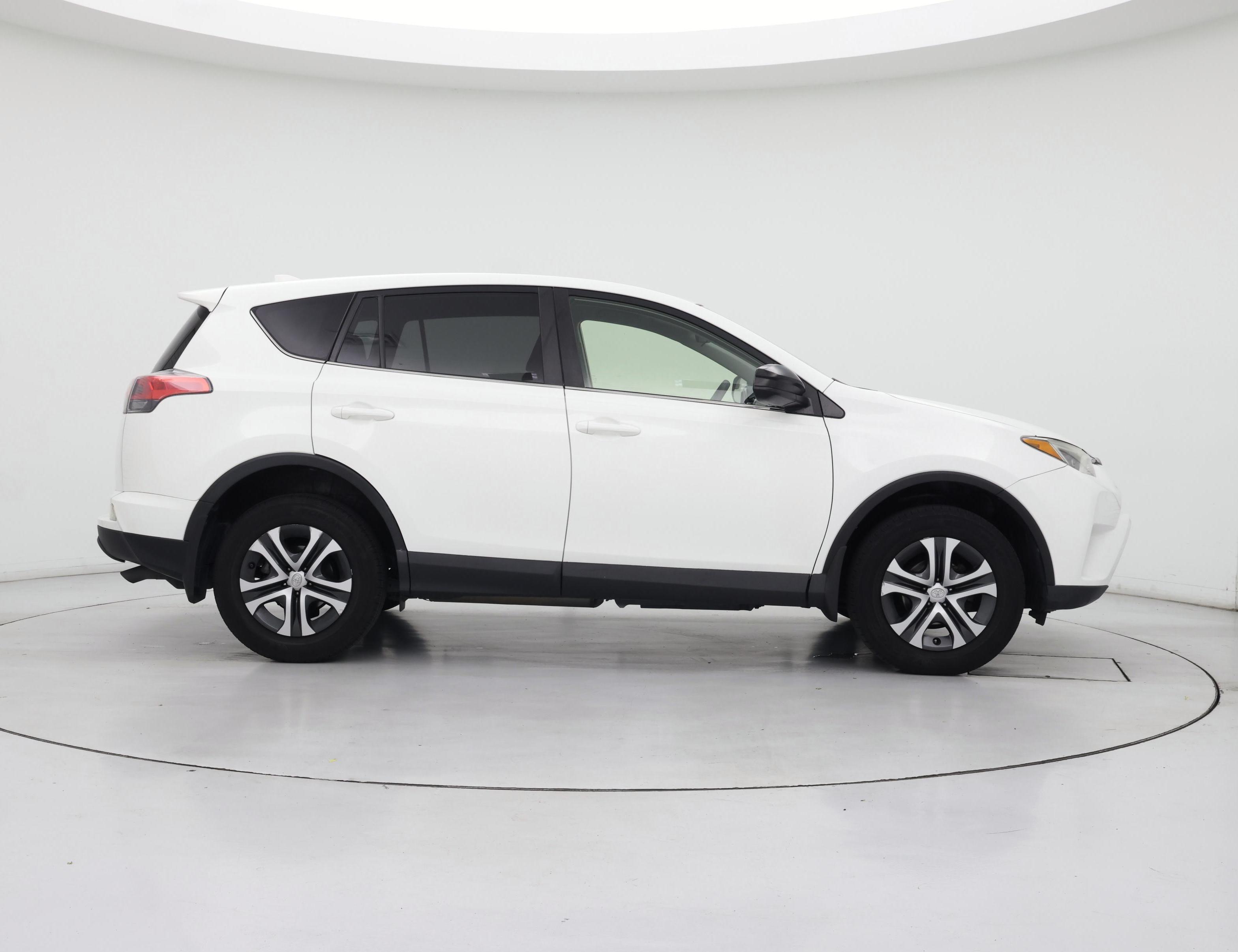Thumbnail: 2017 Toyota RAV4 - 7