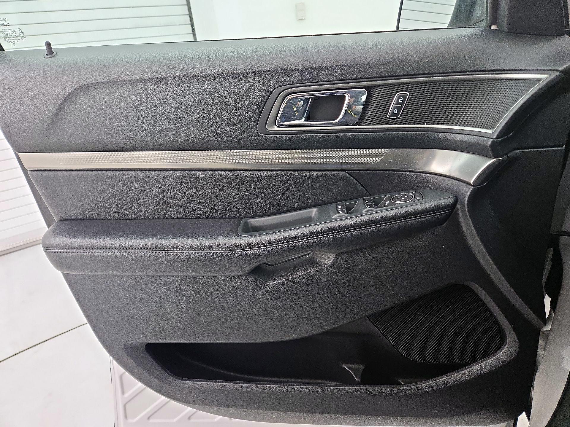 Thumbnail: 2019 Ford Explorer - 12