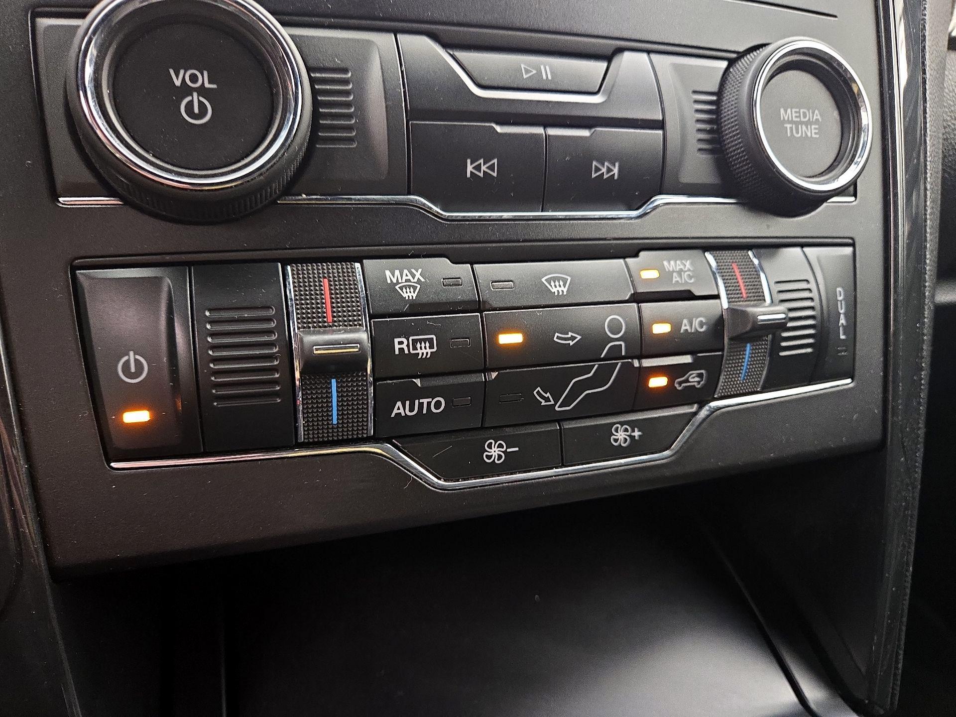 Thumbnail: 2019 Ford Explorer - 17