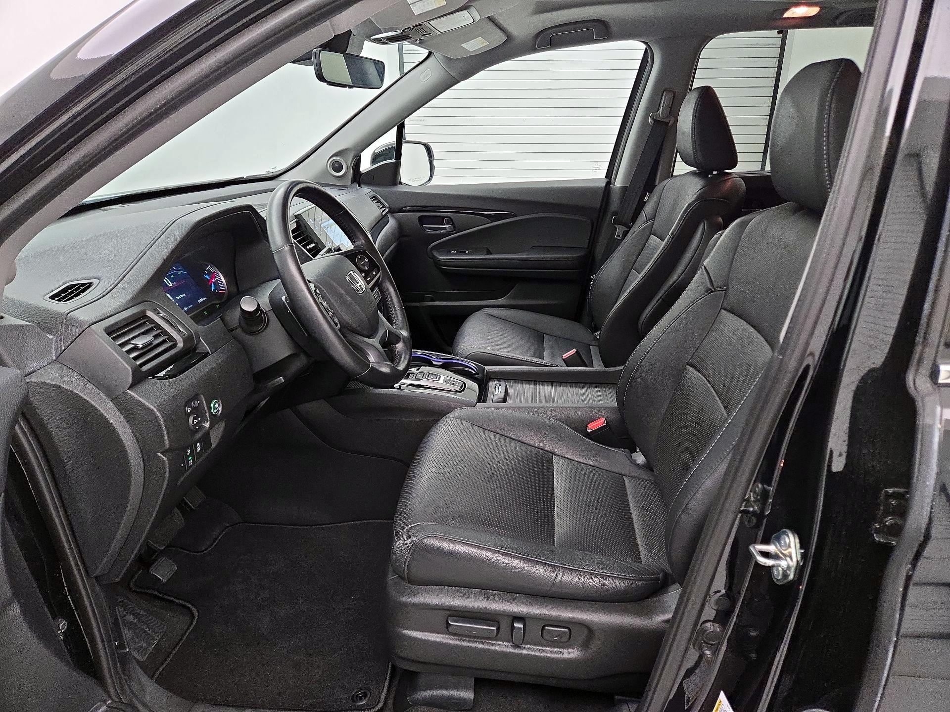 Thumbnail: 2019 Honda Pilot - 11