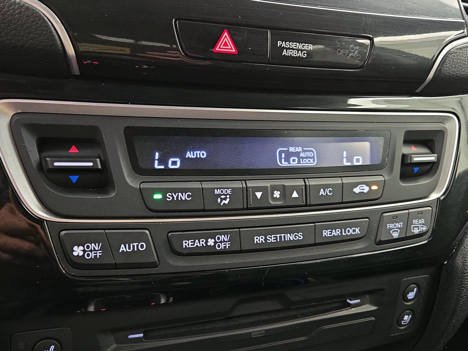 Thumbnail: 2019 Honda Pilot - 17