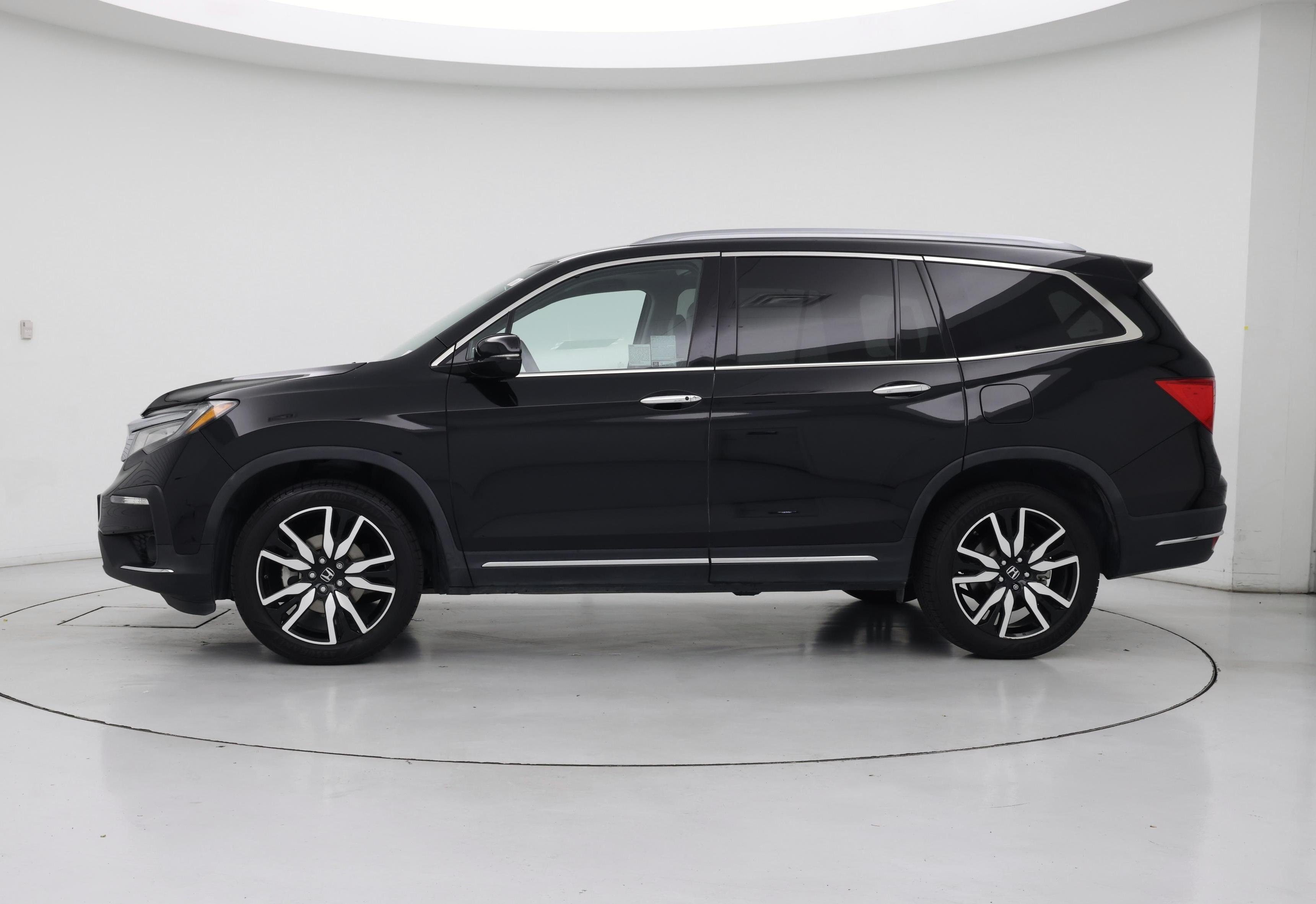 Thumbnail: 2019 Honda Pilot - 3