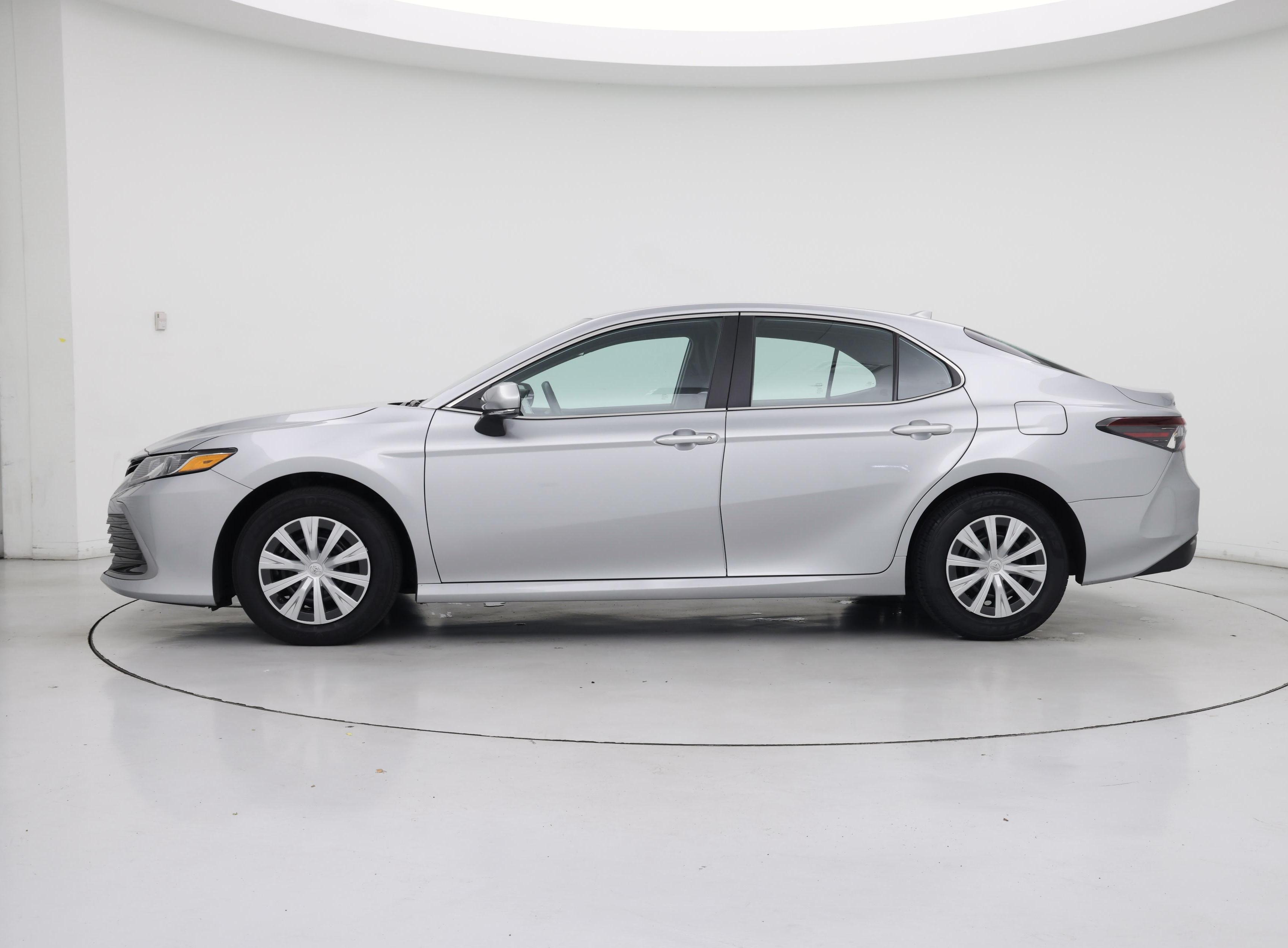 Thumbnail: 2022 Toyota Camry - 3