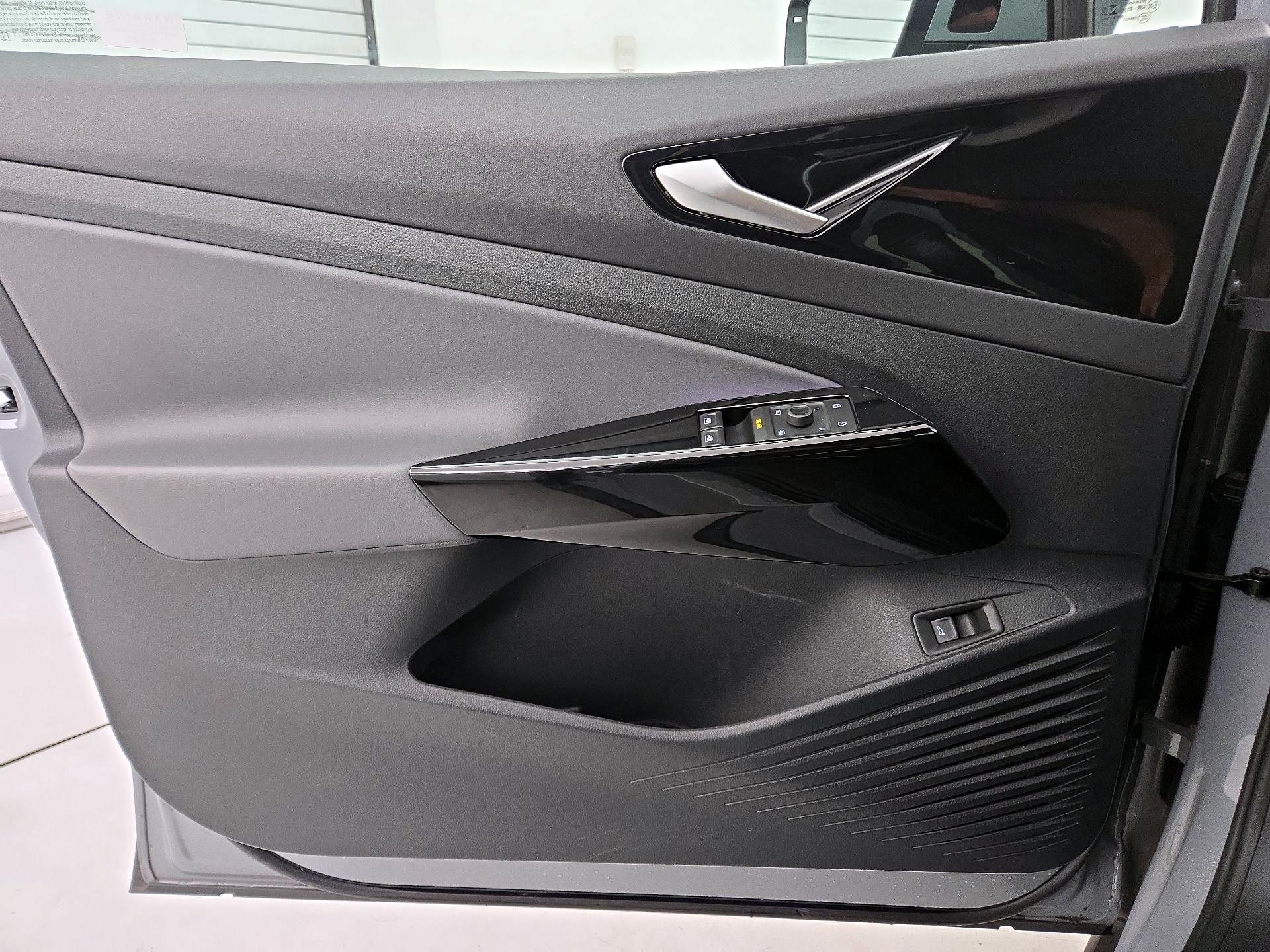 Thumbnail: 2022 Volkswagen ID.4 - 12