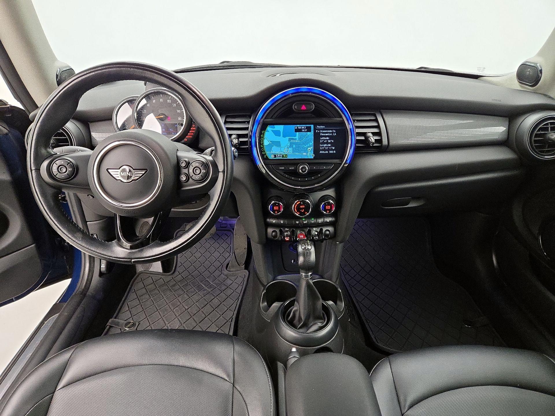 Thumbnail: 2017 MINI Cooper Hardtop - 9
