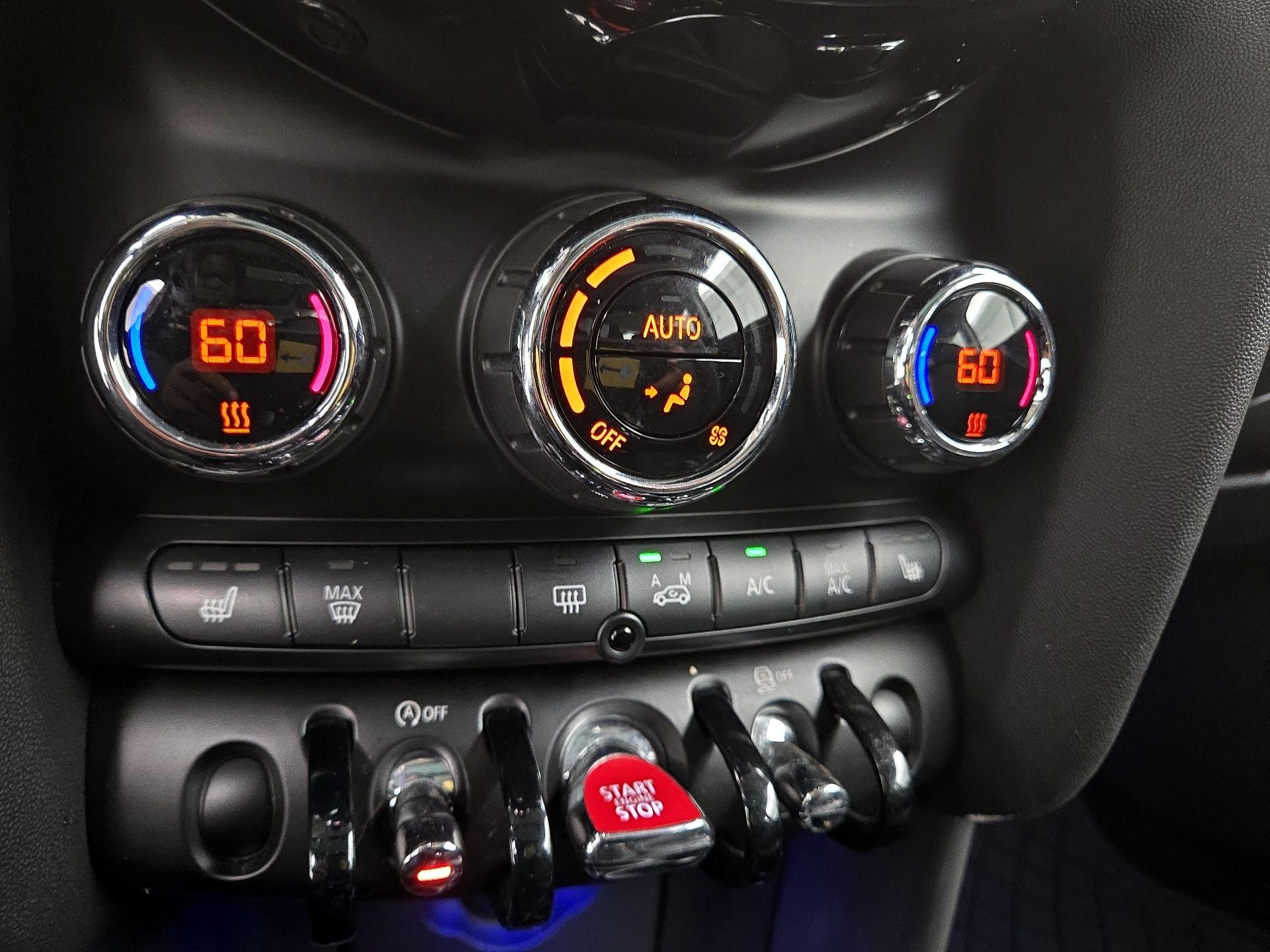 Thumbnail: 2017 MINI Cooper Hardtop - 16