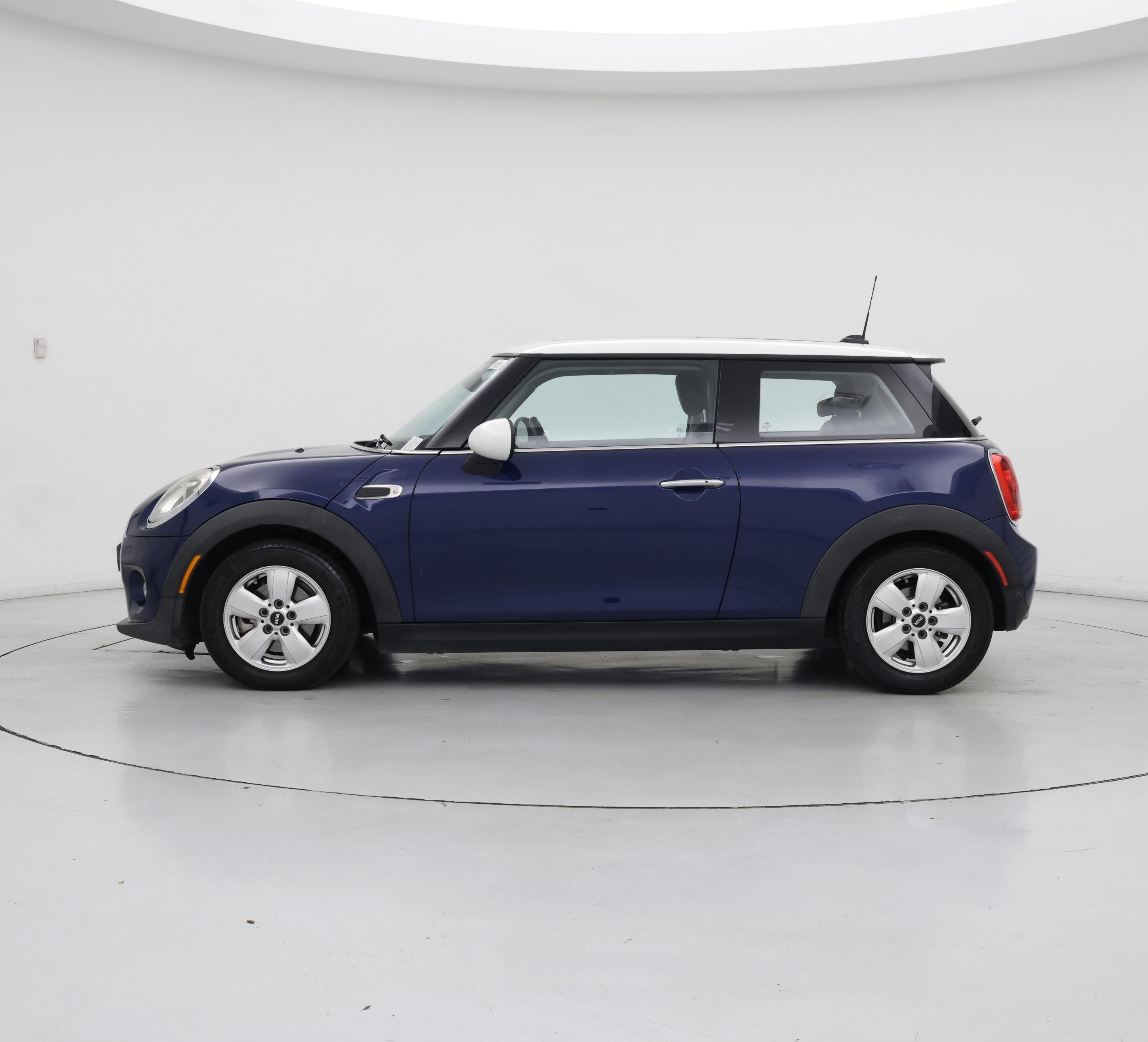 Thumbnail: 2017 MINI Cooper Hardtop - 3