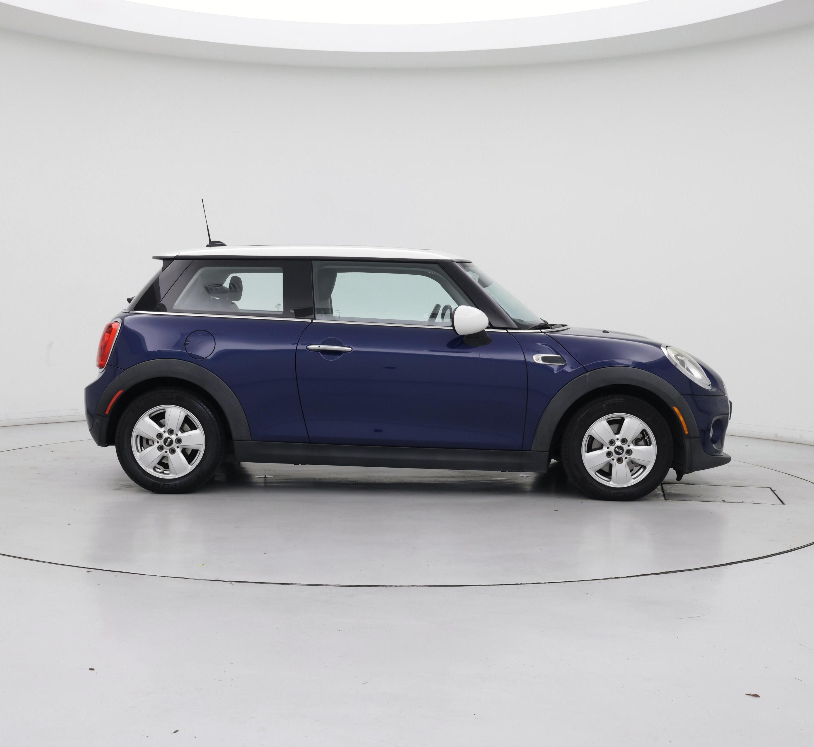 Thumbnail: 2017 MINI Cooper Hardtop - 7