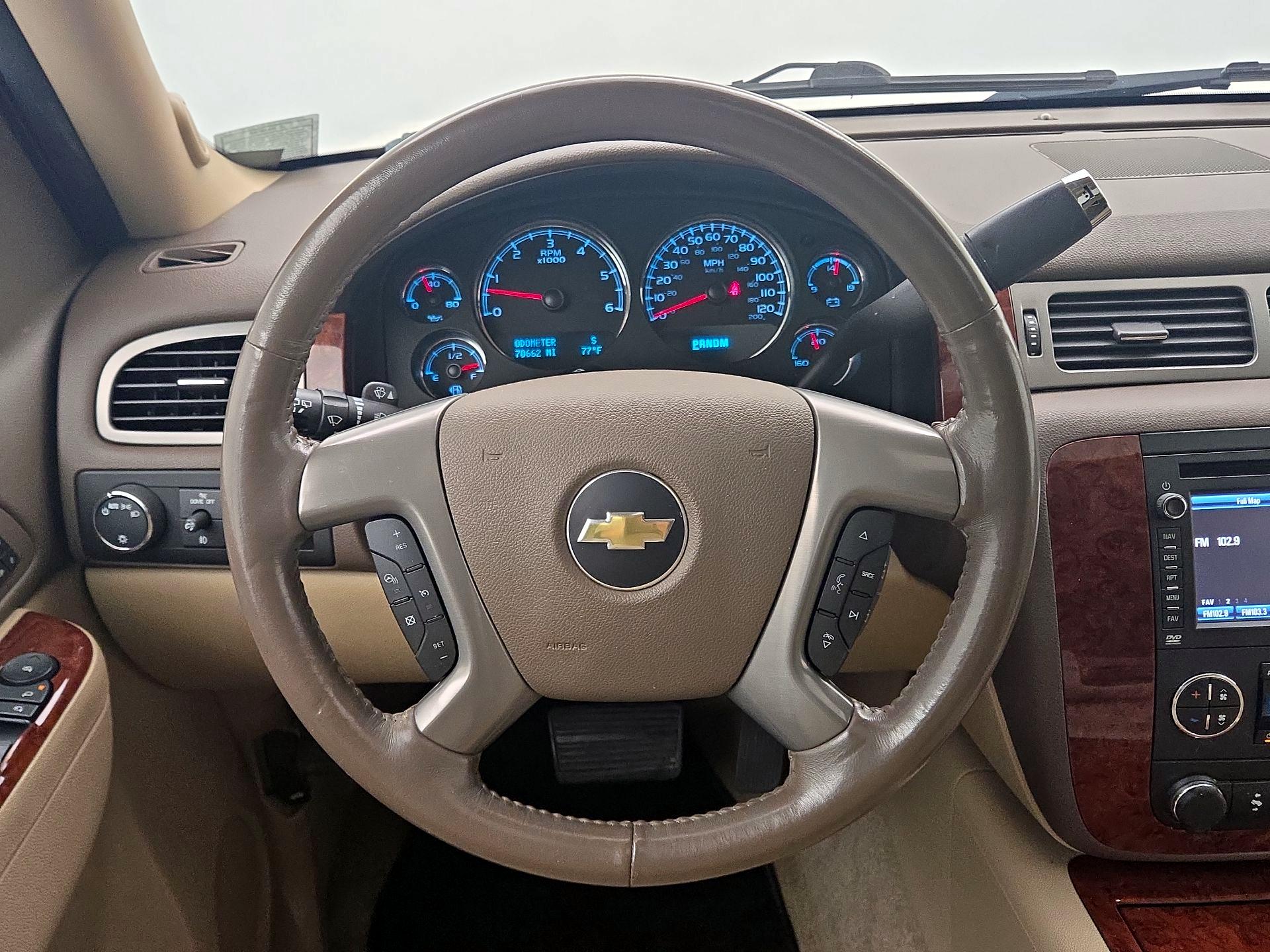 Thumbnail: 2014 Chevrolet Suburban - 10