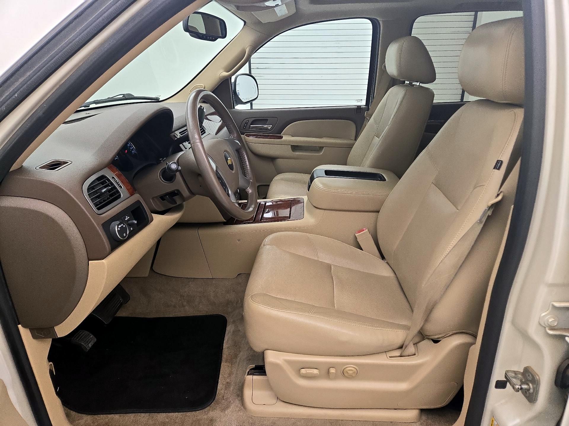 Thumbnail: 2014 Chevrolet Suburban - 11