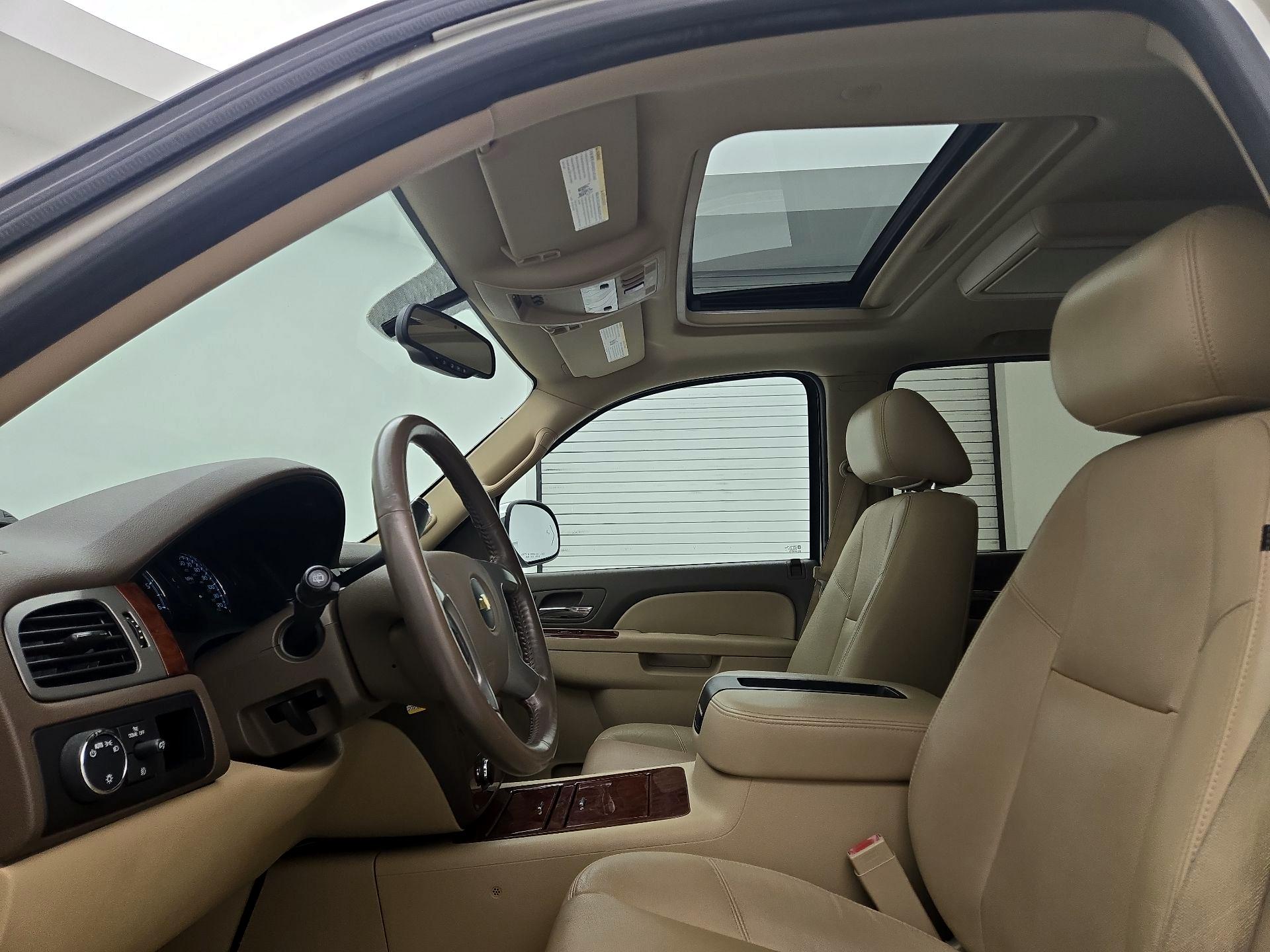 Thumbnail: 2014 Chevrolet Suburban - 20