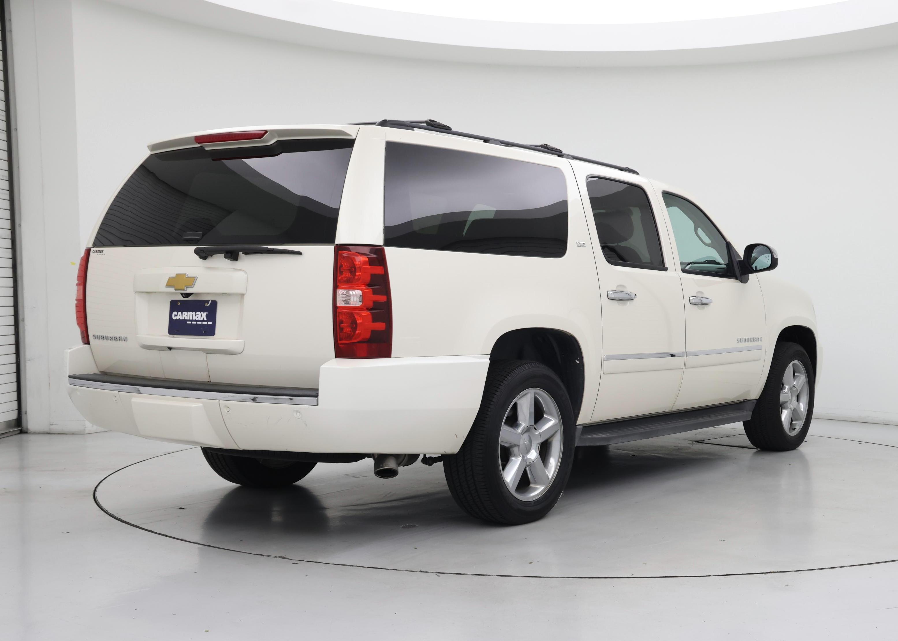 Thumbnail: 2014 Chevrolet Suburban - 8