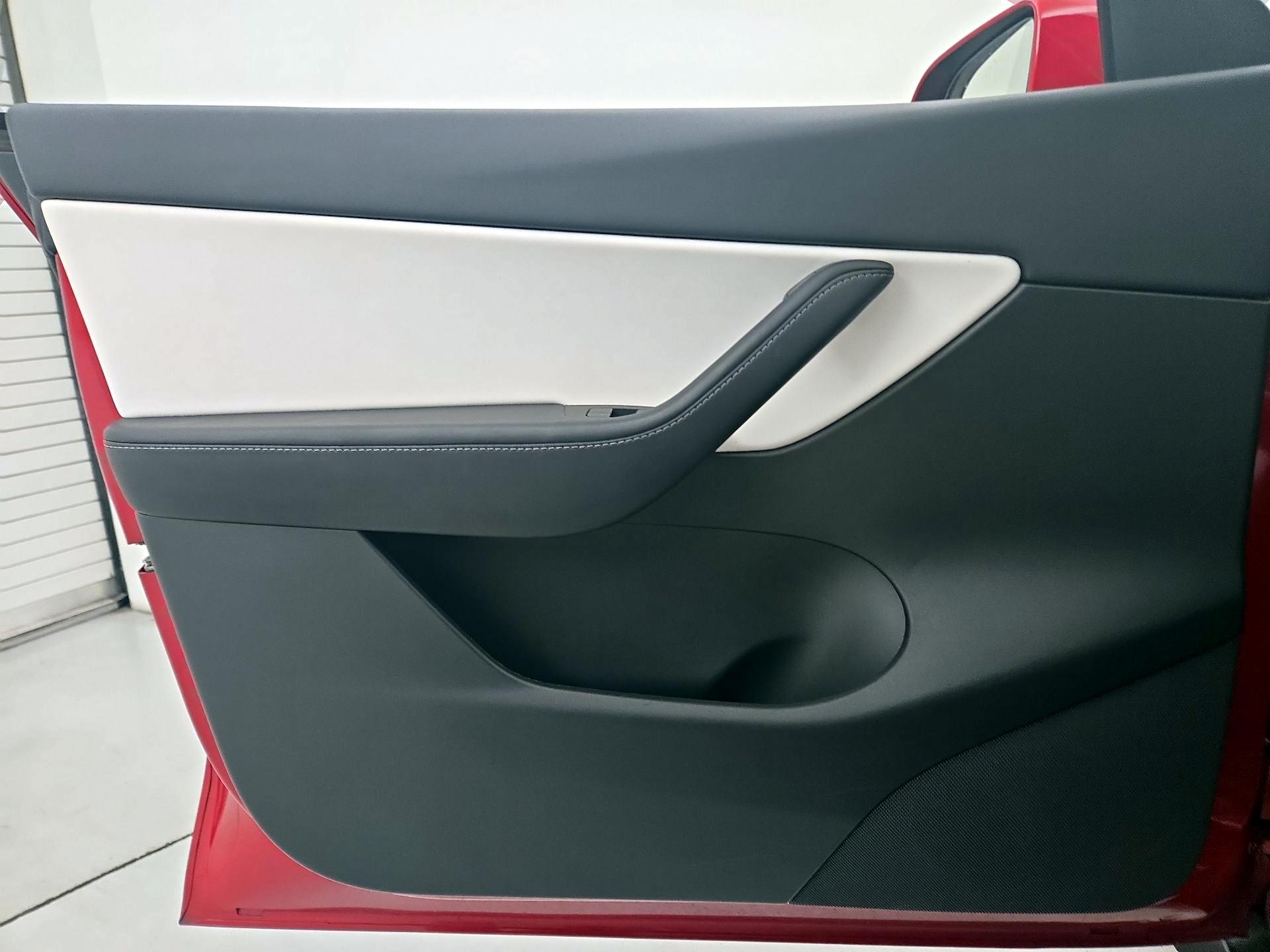 Thumbnail: 2022 Tesla Model Y - 12