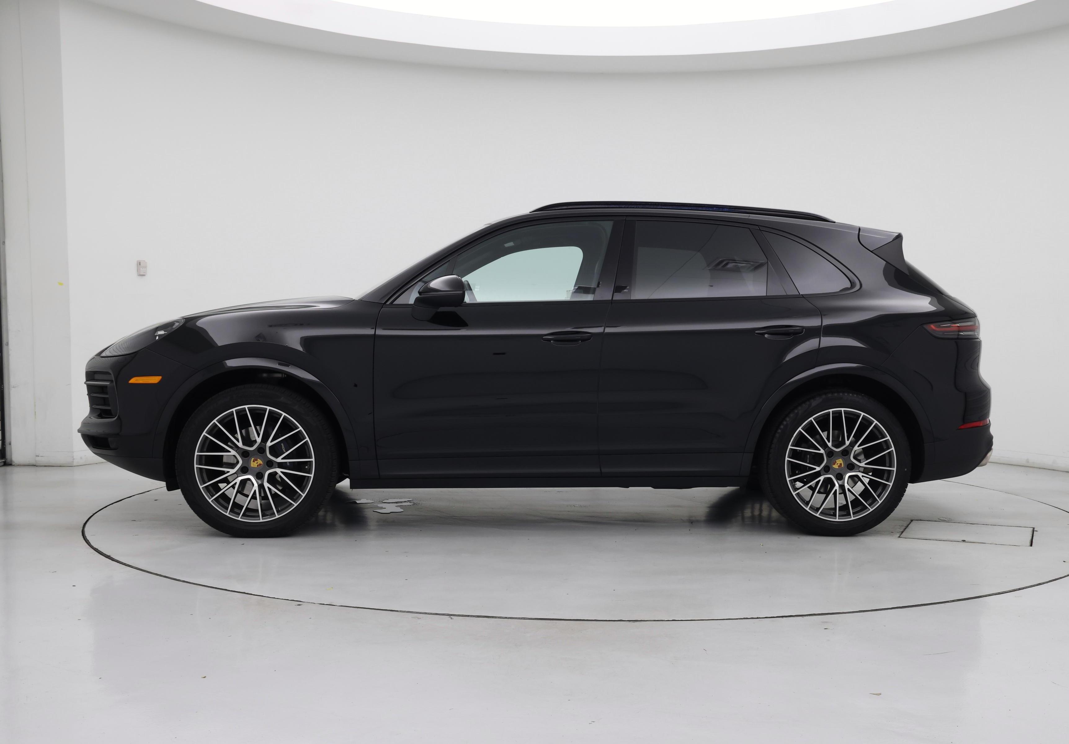Thumbnail: 2019 Porsche Cayenne - 3