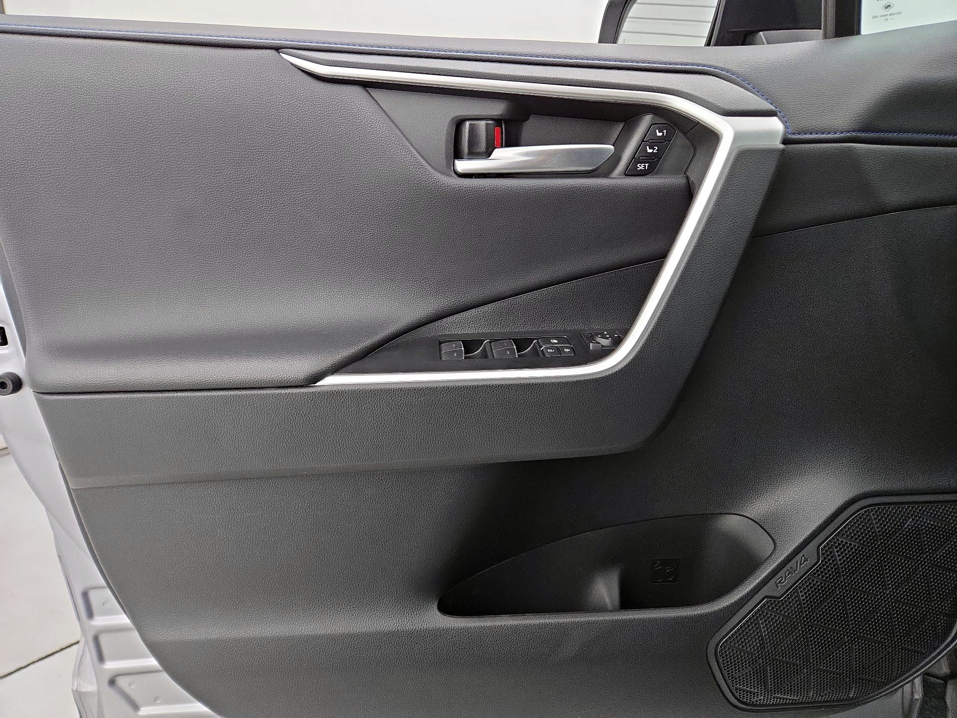 Thumbnail: 2023 Toyota RAV4 - 12