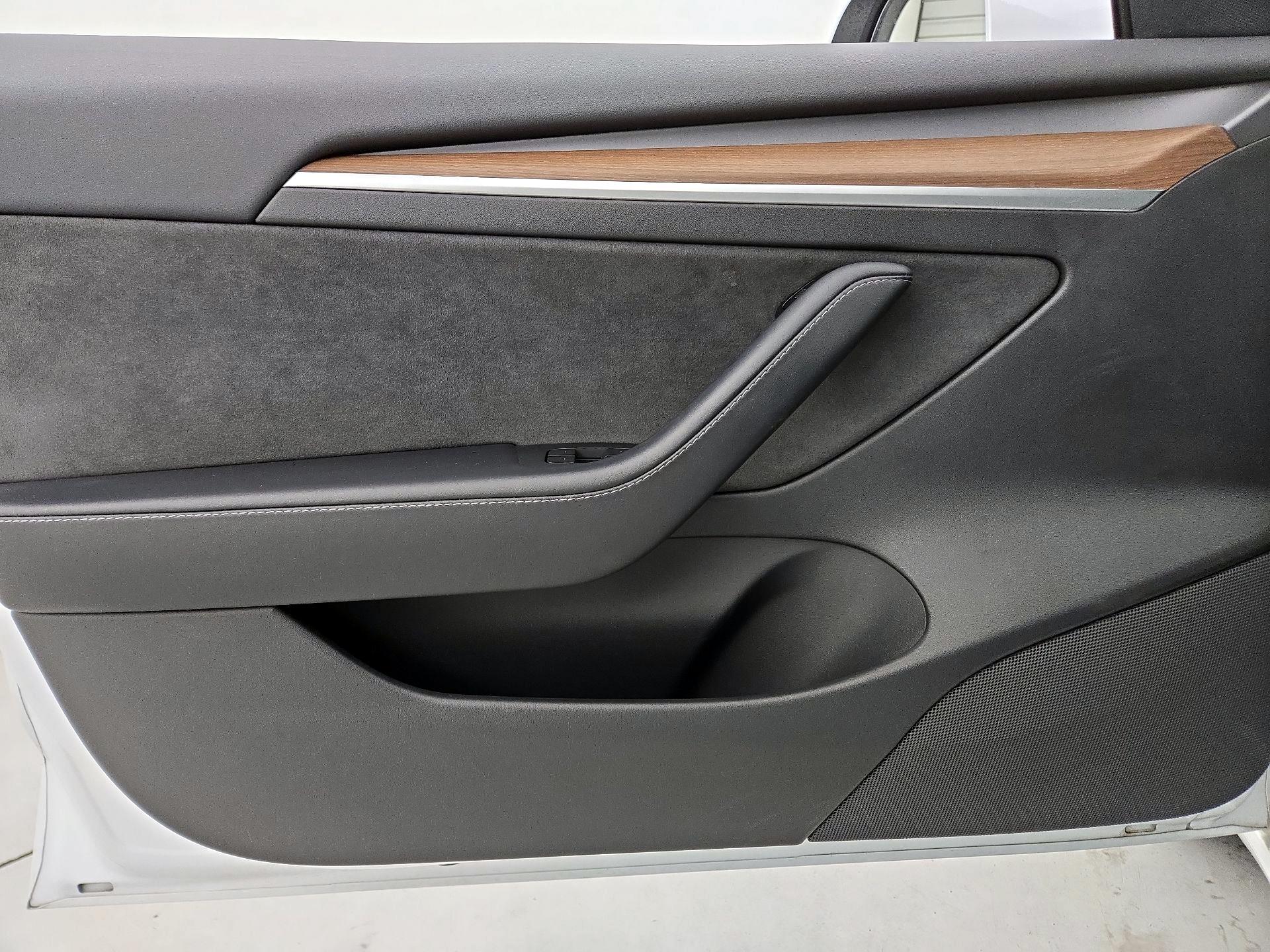 Thumbnail: 2022 Tesla Model 3 - 12