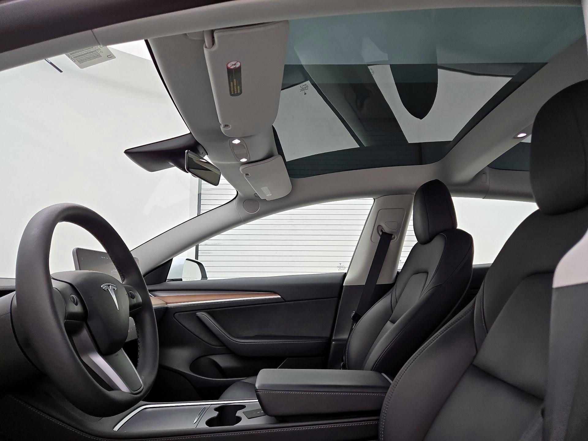 Thumbnail: 2022 Tesla Model 3 - 19