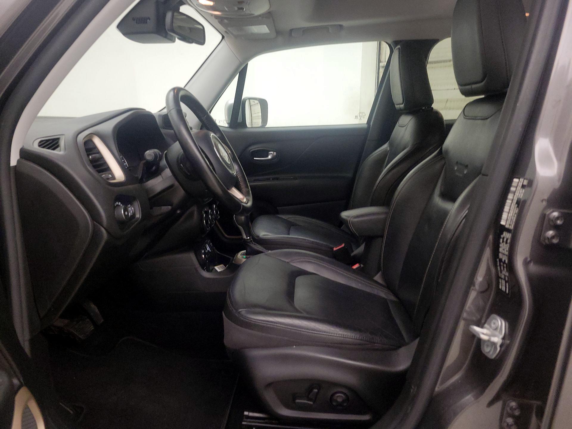 Thumbnail: 2016 Jeep Renegade - 11