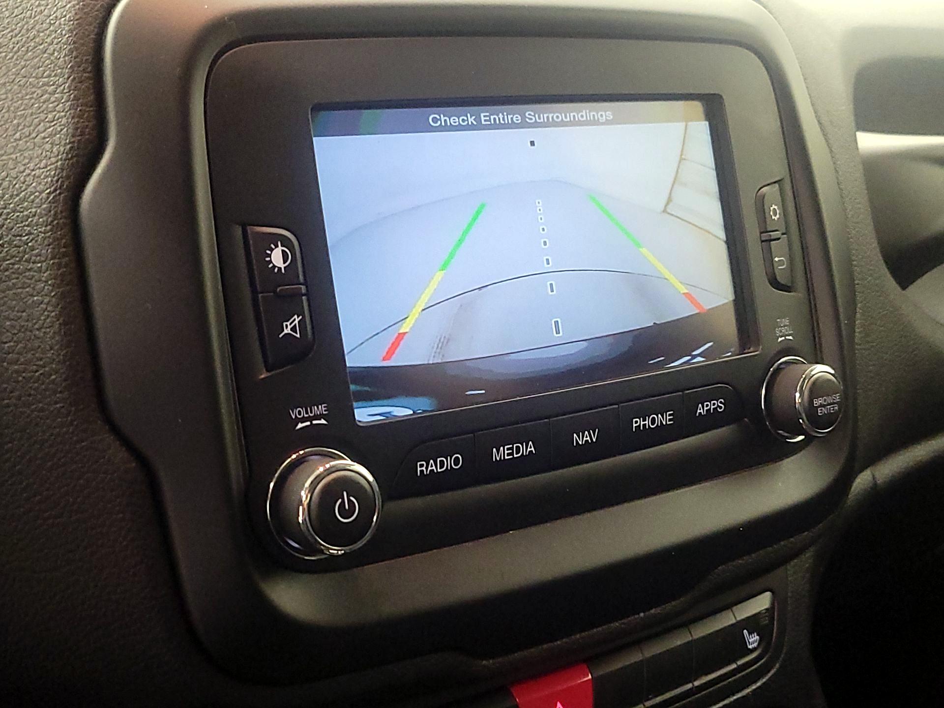 Thumbnail: 2016 Jeep Renegade - 14