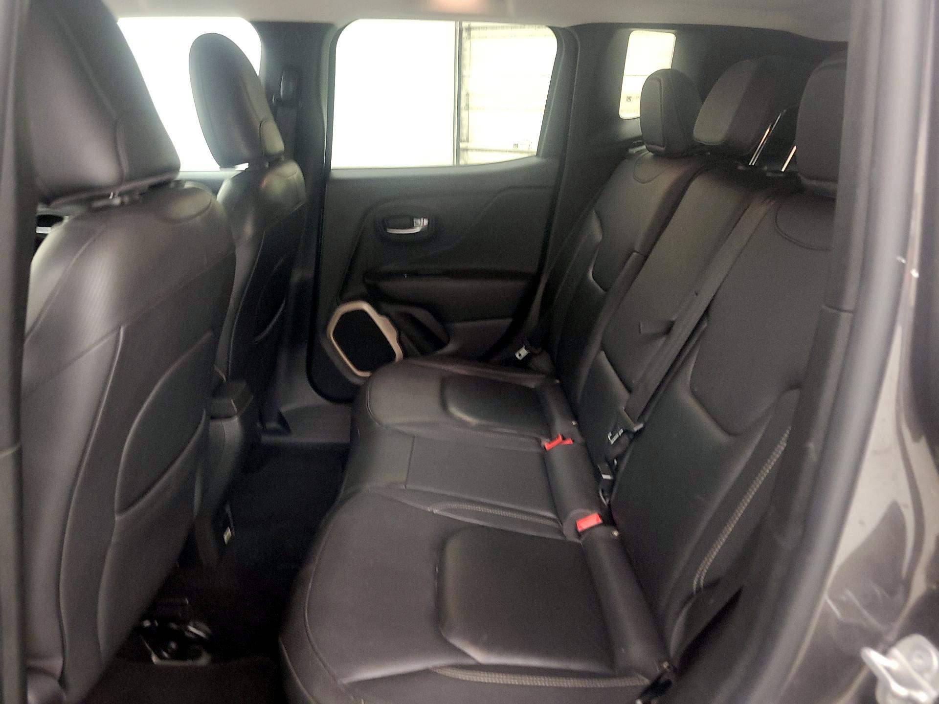 Thumbnail: 2016 Jeep Renegade - 19