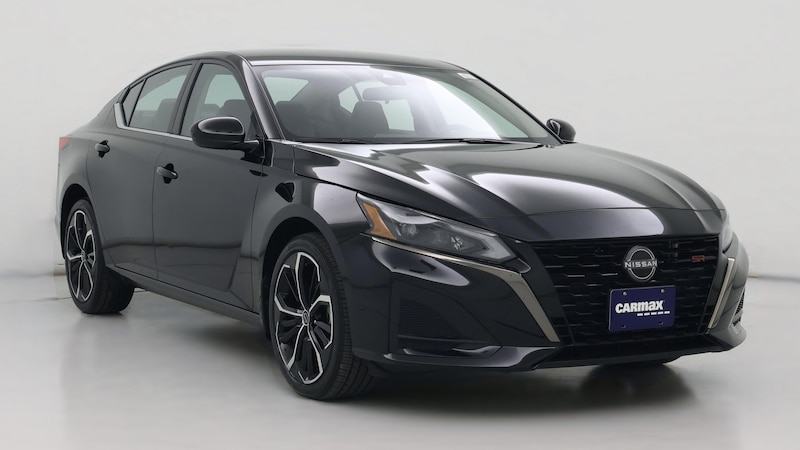 2024 Nissan Altima SR Hero Image