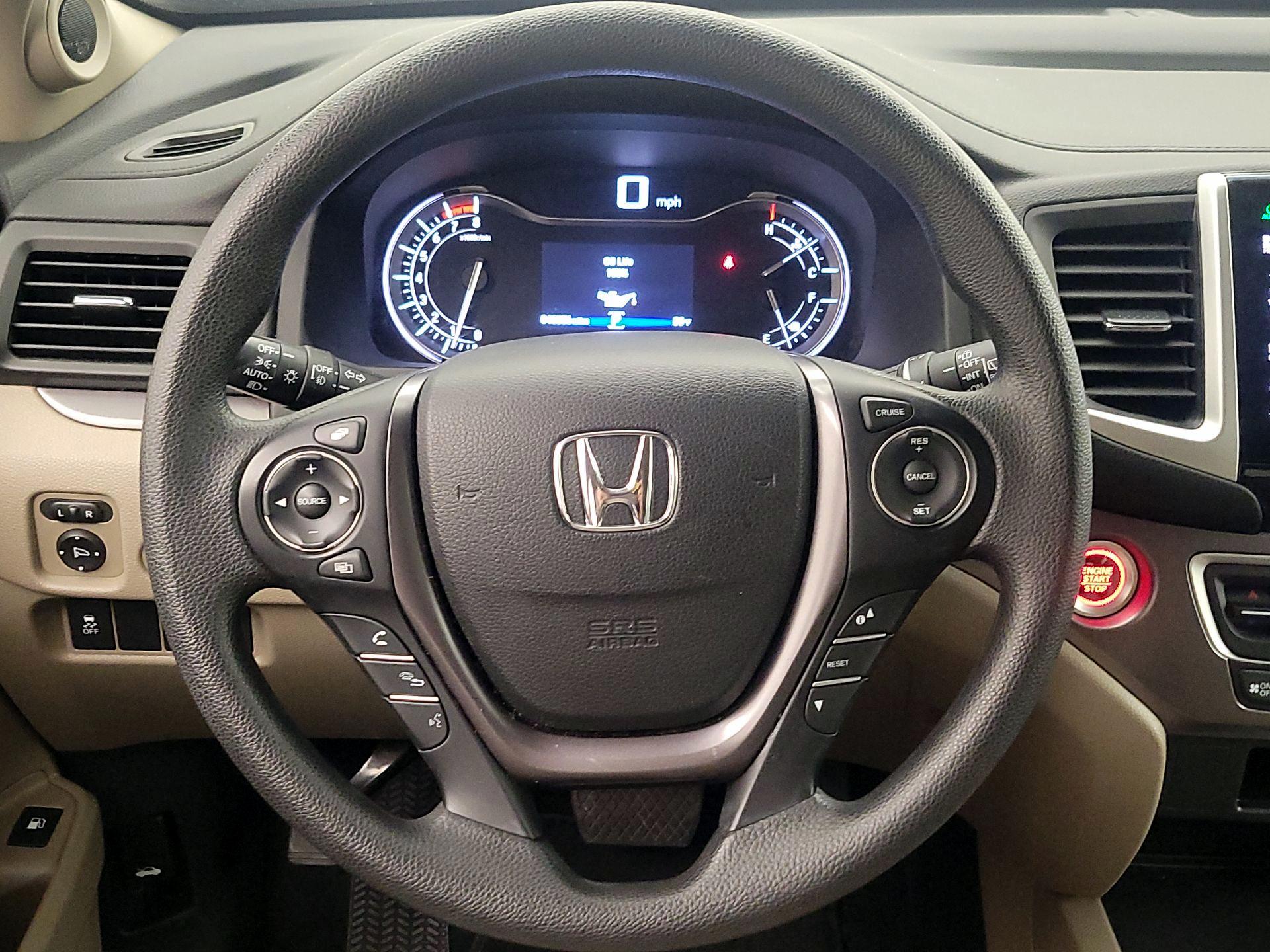 Thumbnail: 2016 Honda Pilot - 10
