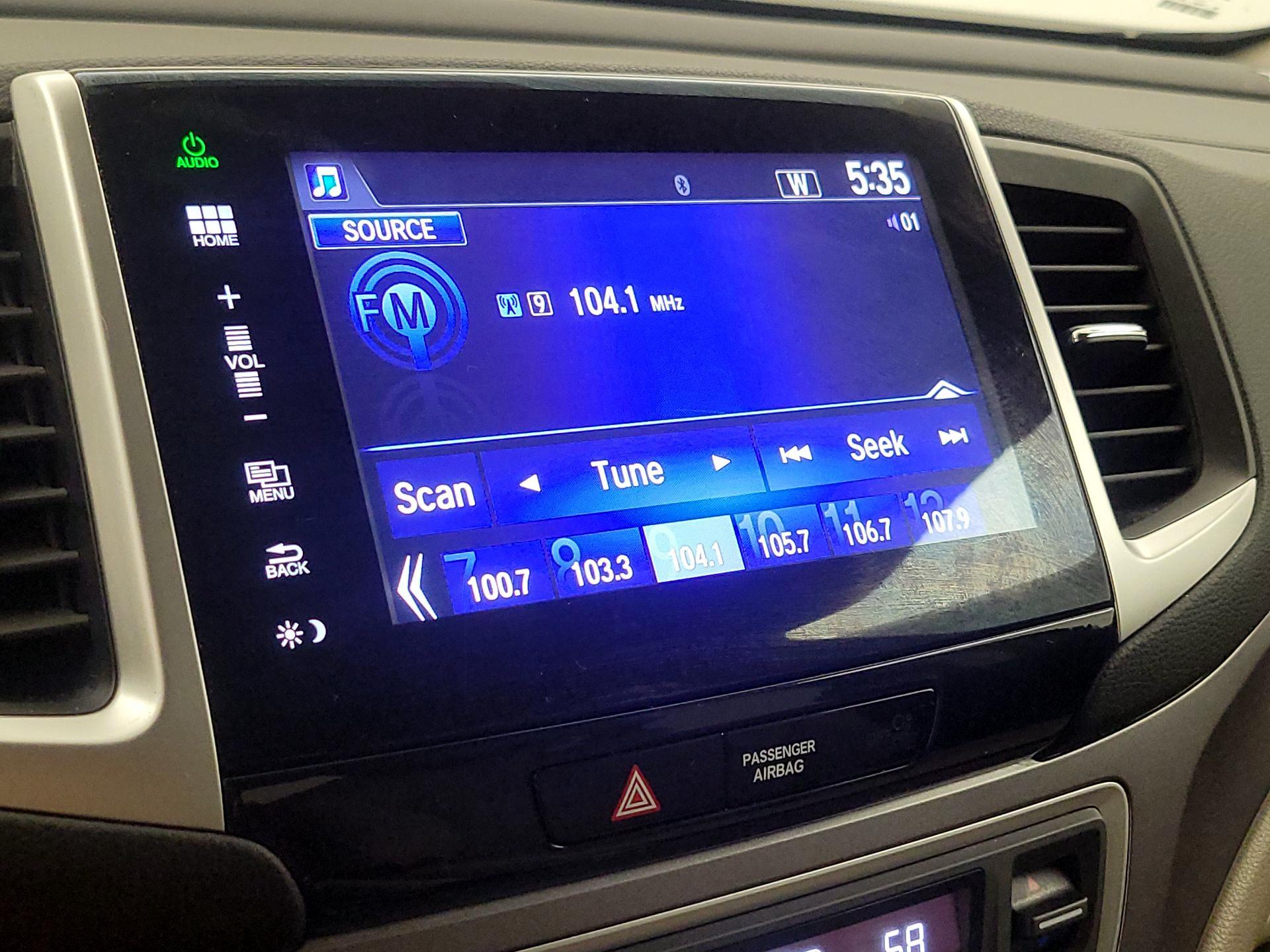 Thumbnail: 2016 Honda Pilot - 15