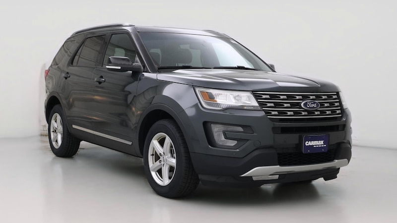 2016 Ford Explorer XLT Hero Image