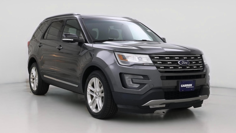 2017 Ford Explorer XLT Hero Image