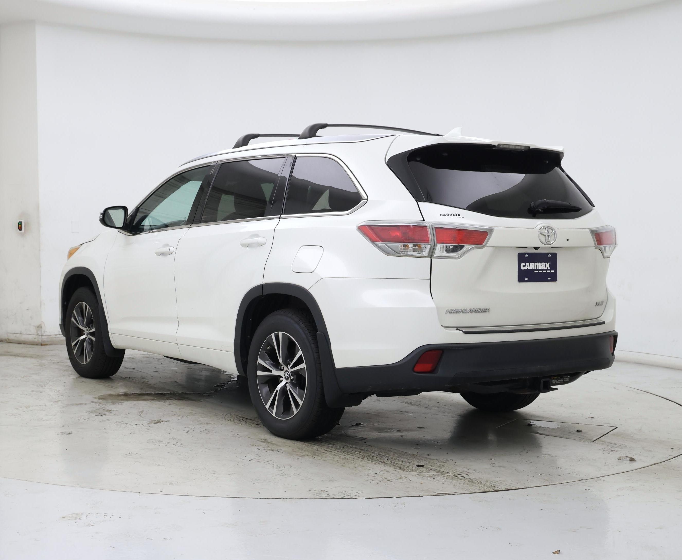 Thumbnail: 2016 Toyota Highlander - 2