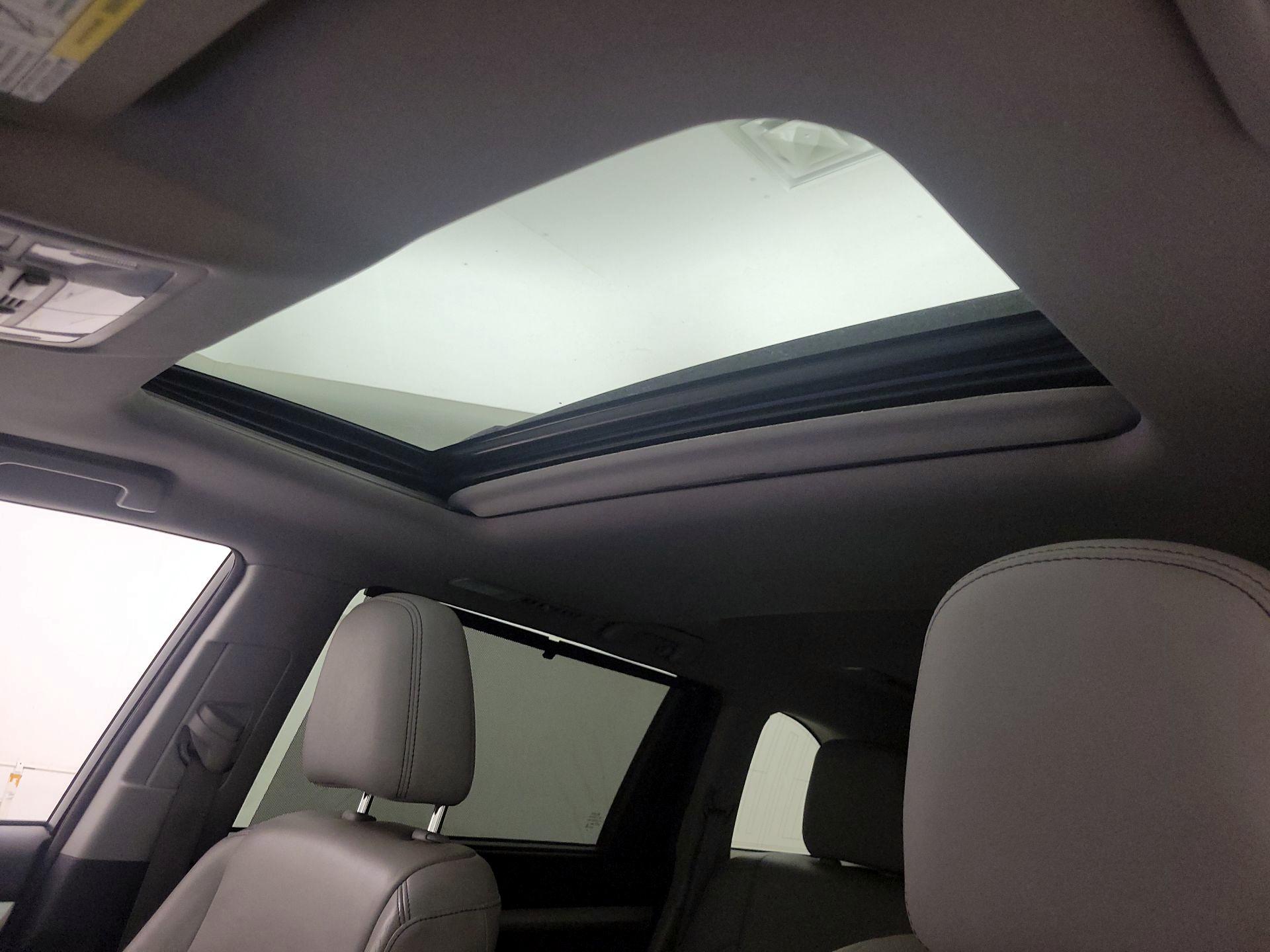 Thumbnail: 2016 Toyota Highlander - 20