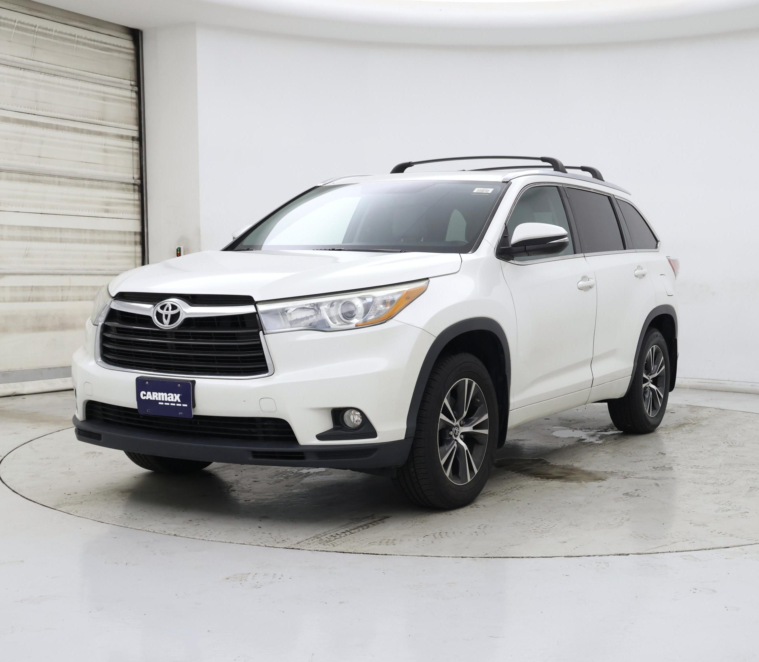 Thumbnail: 2016 Toyota Highlander - 4