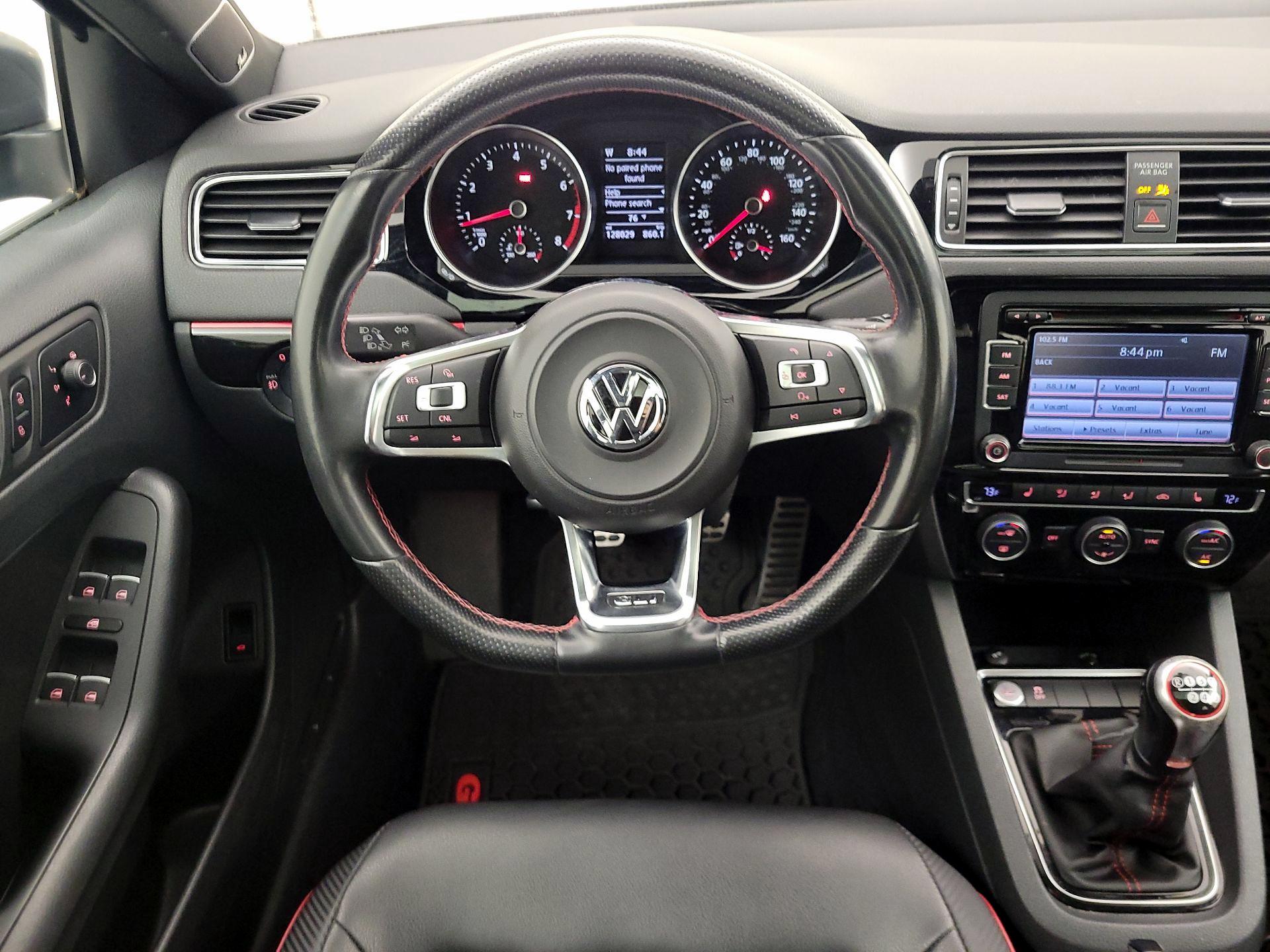Thumbnail: 2015 Volkswagen Jetta - 10